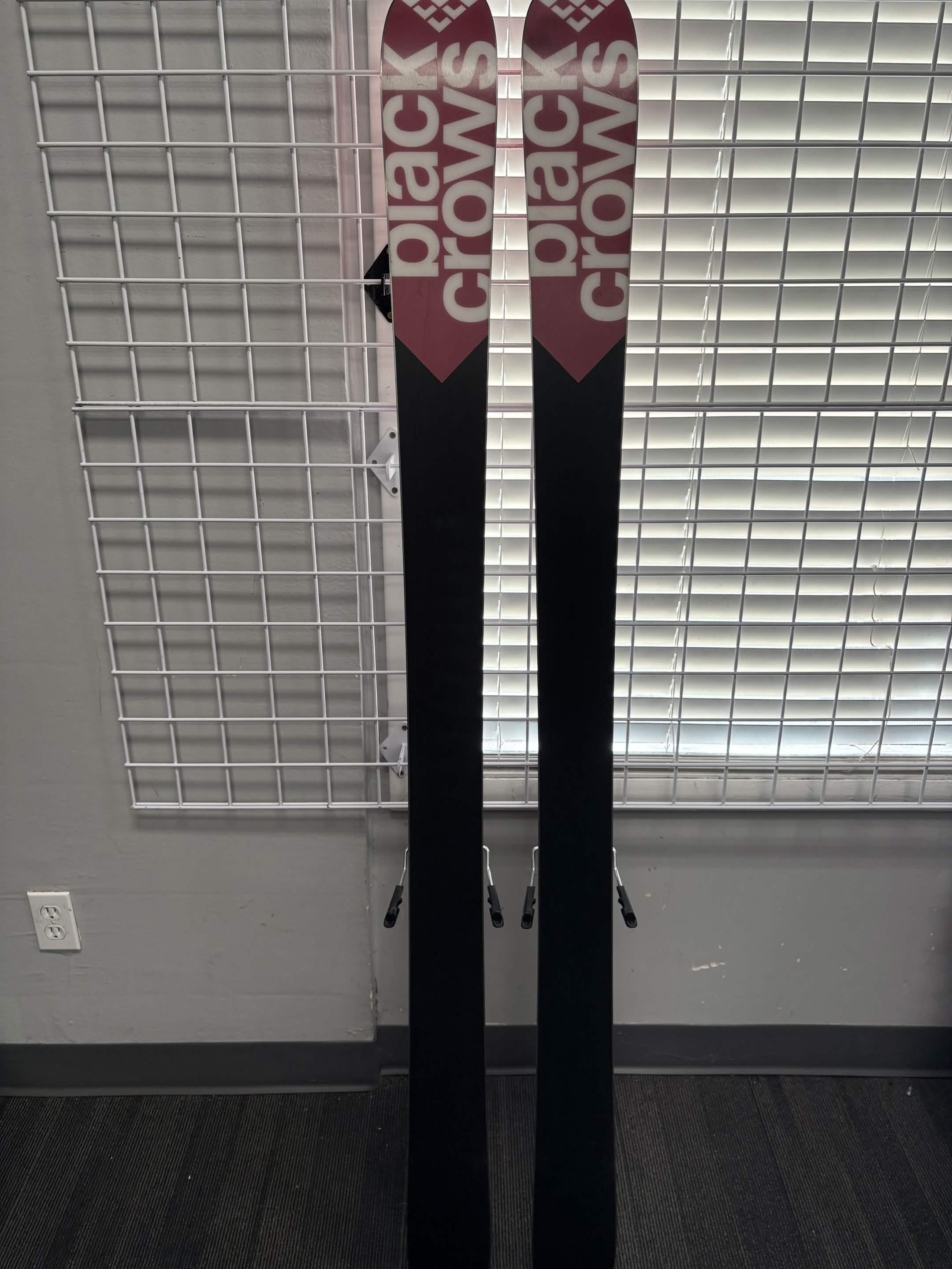 Black Crows Camox 175cm Skis w/ Atomic Strive 13 GW Demo Binding - Lightly 2026