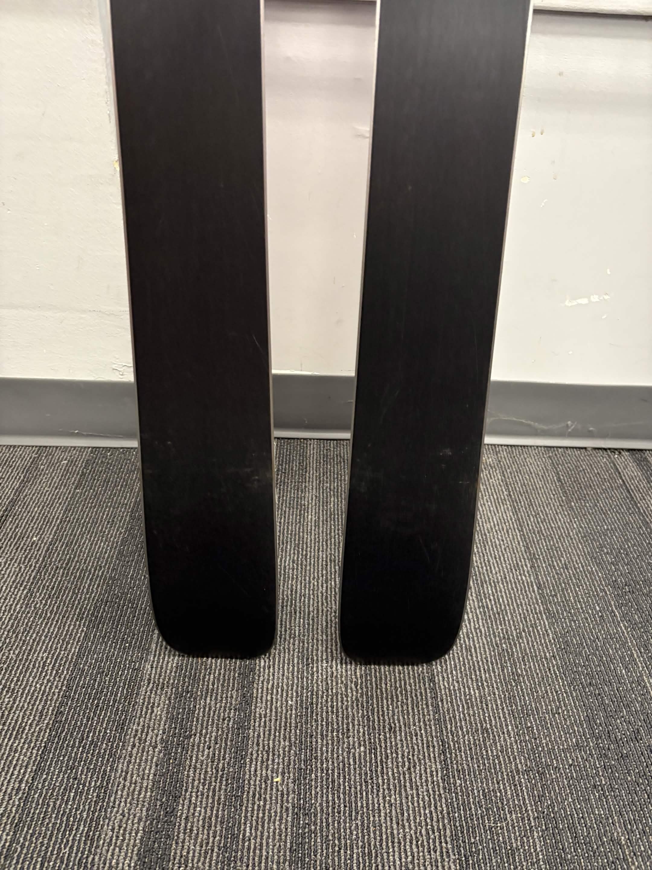 Black Crows Camox 175cm Skis w/ Atomic Strive 13 GW Demo Binding - Lightly 2026
