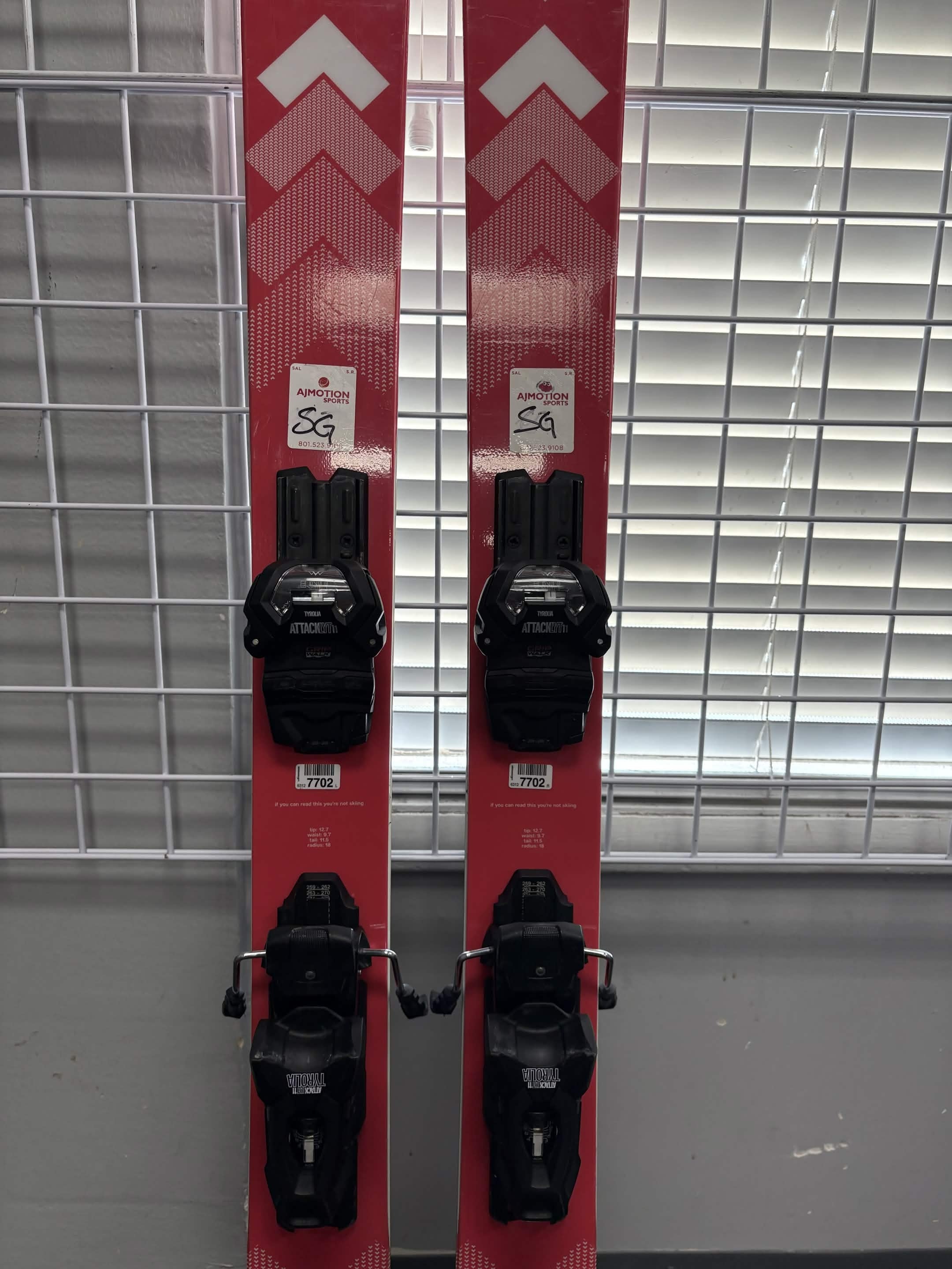 Black Crows Camox Birdie 162cm Skis w/ Atomic Strive 13 GW Demo Binding - Lightly Used 2026