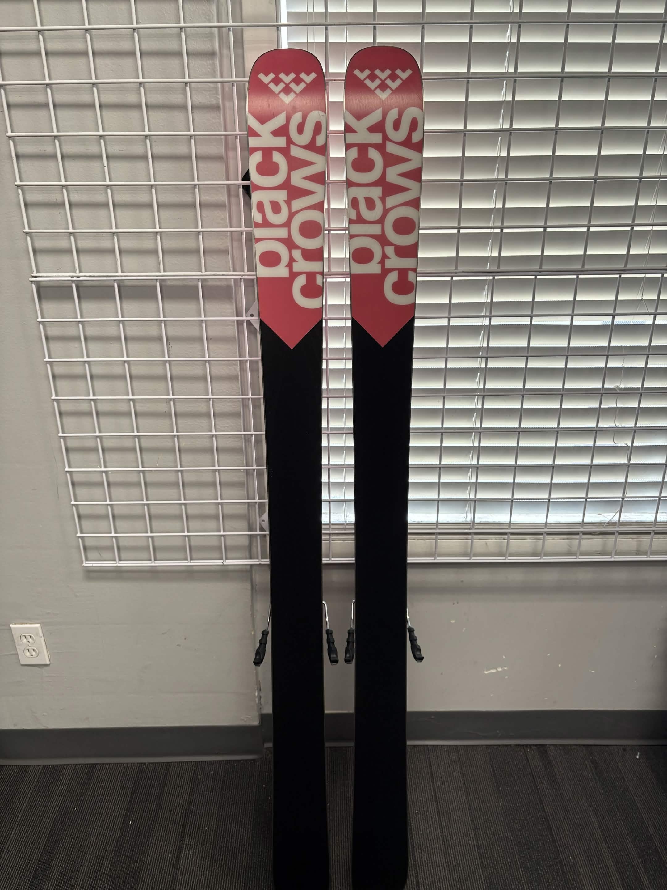 Black Crows Camox Birdie 162cm Skis w/ Atomic Strive 13 GW Demo Binding - Lightly Used 2026