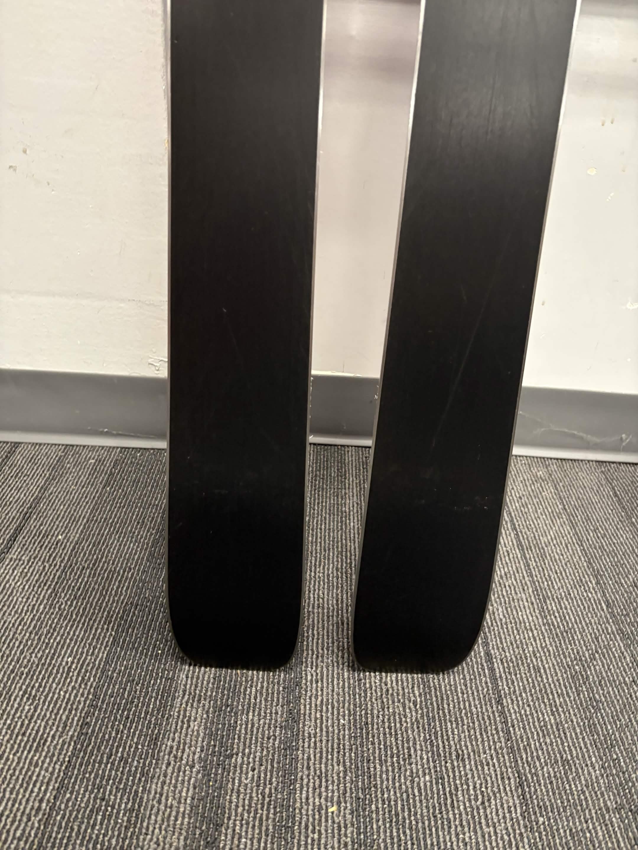 Black Crows Camox Birdie 162cm Skis w/ Atomic Strive 13 GW Demo Binding - Lightly Used 2026