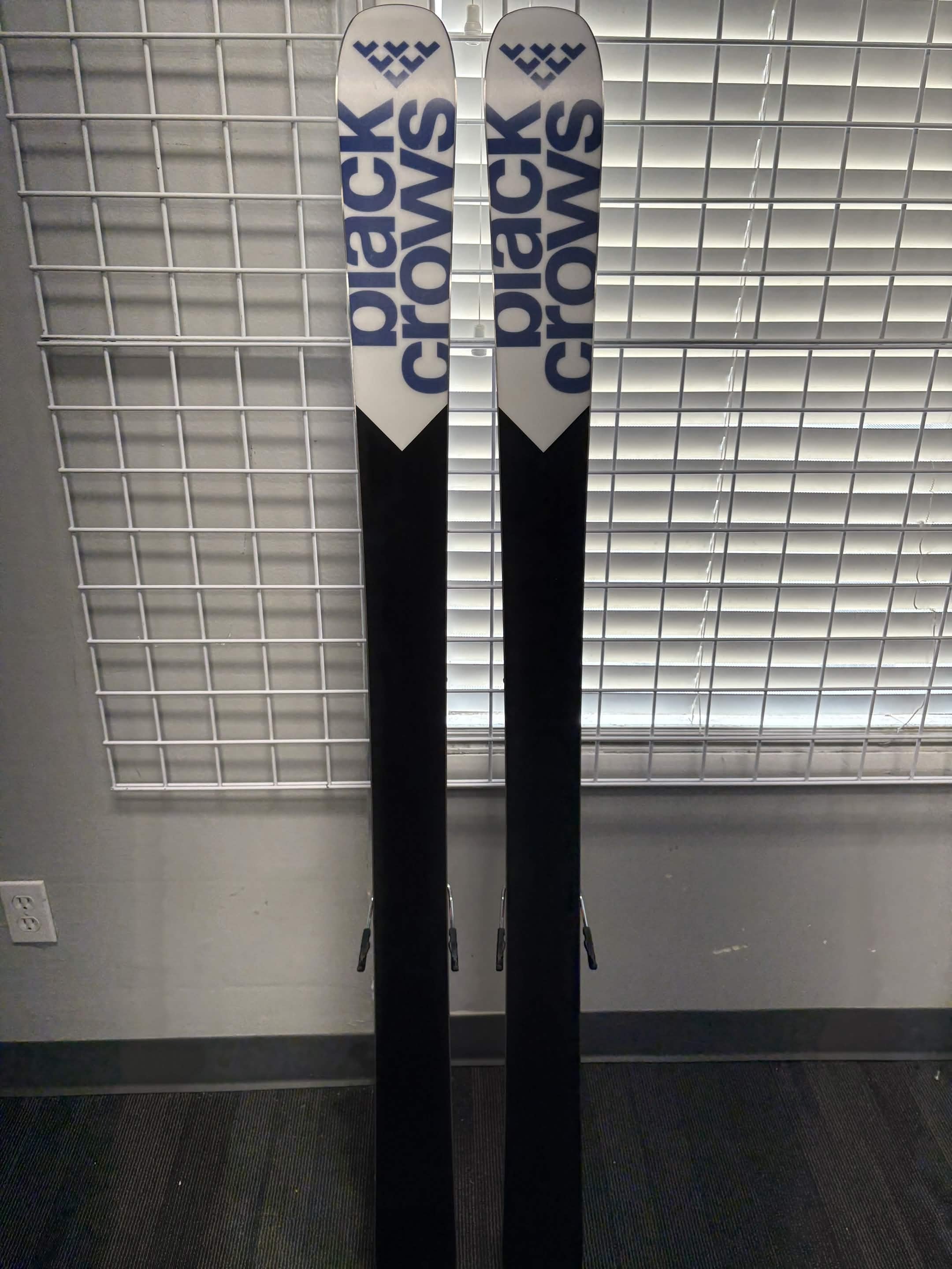 Black Crows Serpo 160cm Skis w/ Atomic Strive 13 GW Demo Binding - Lightly Used