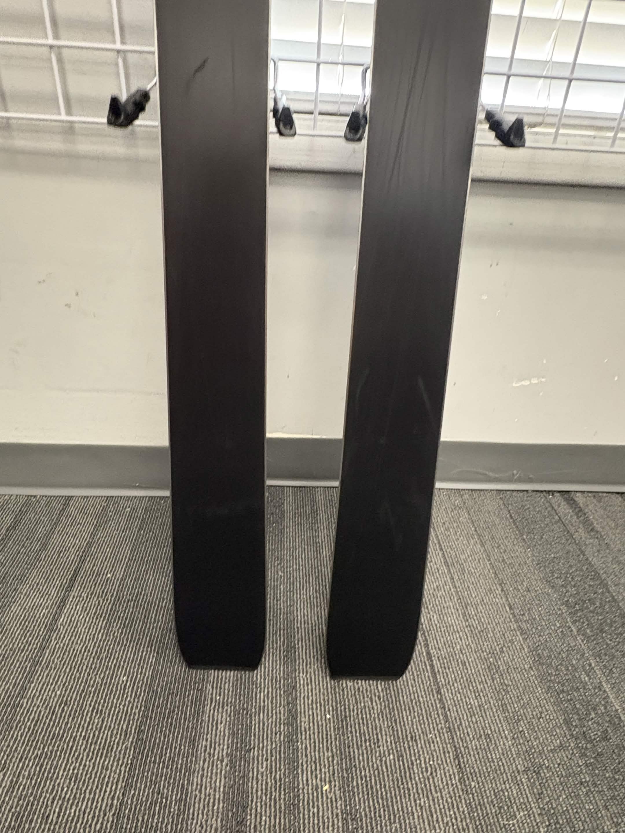 Black Crows Serpo 174cm Skis w/ Atomic Strive 13 GW Demo Binding - Lightly Used