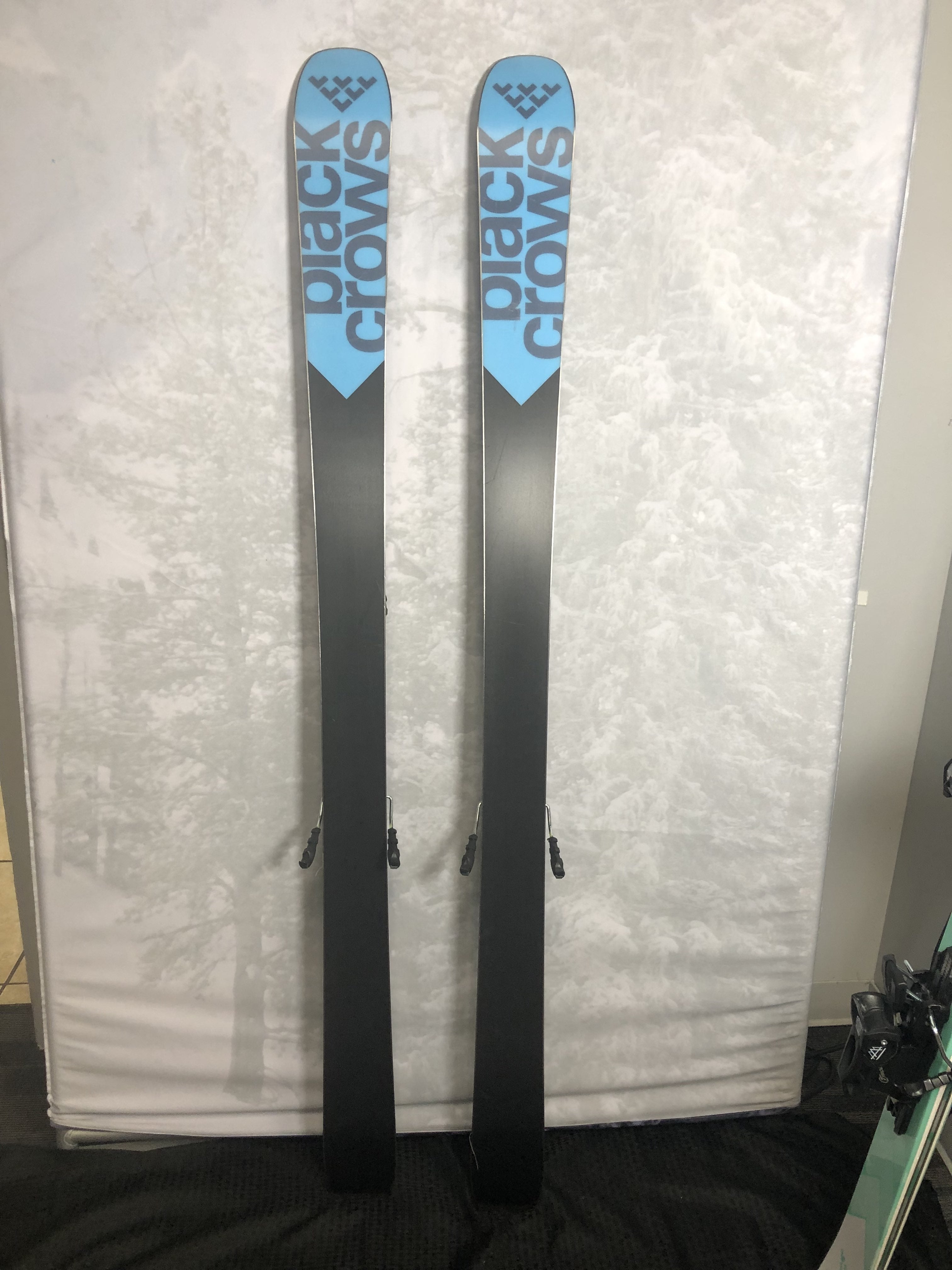 Used Black Crow Serpo 2025 Ski 168cm w/ Tyrolia Attack 13 GW Bindings