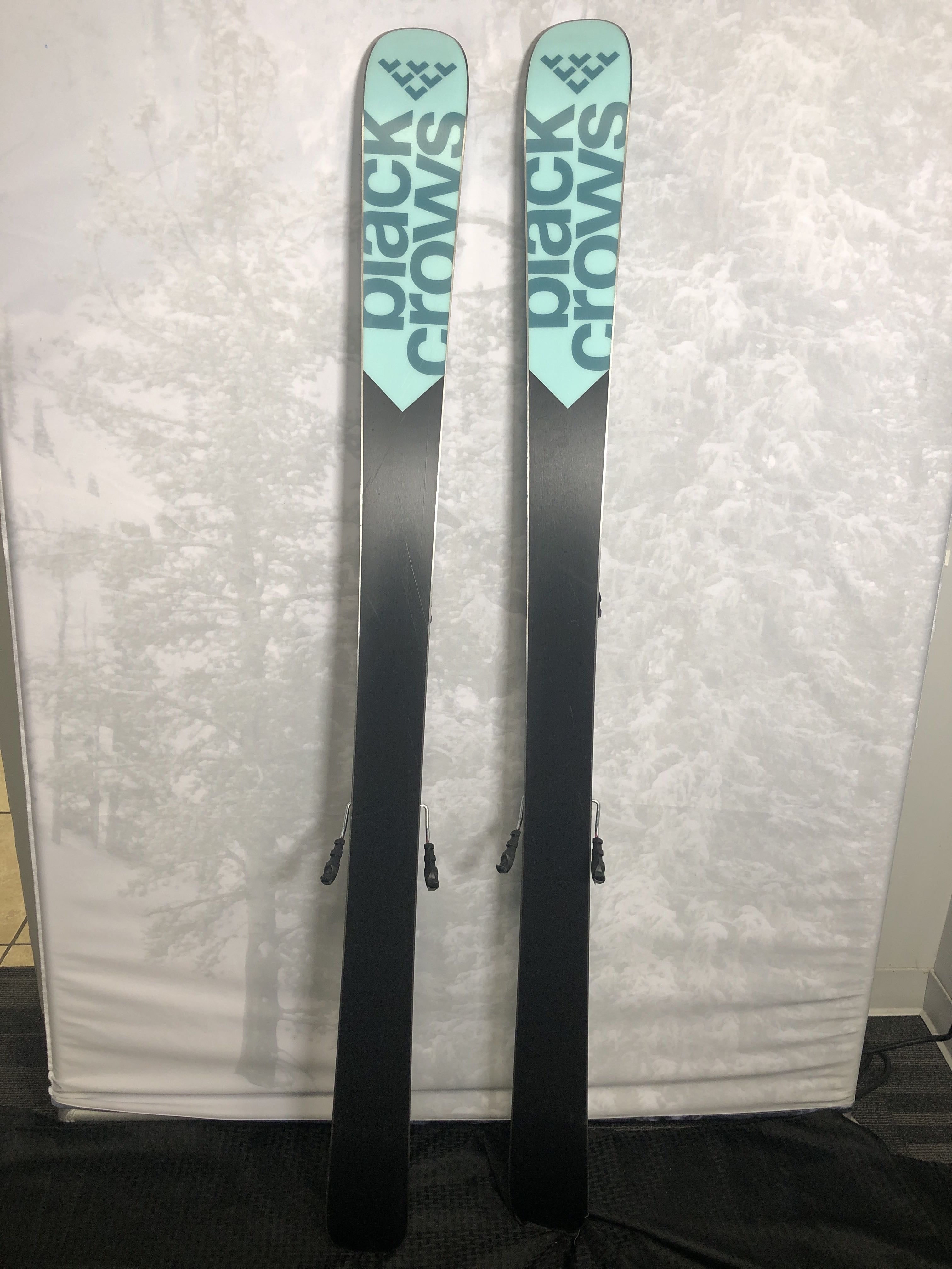 Used Black Crows Captis Birdie Skis-Women's  160 cm w/ Tyrolia Attack 11 GW Demo Bindings