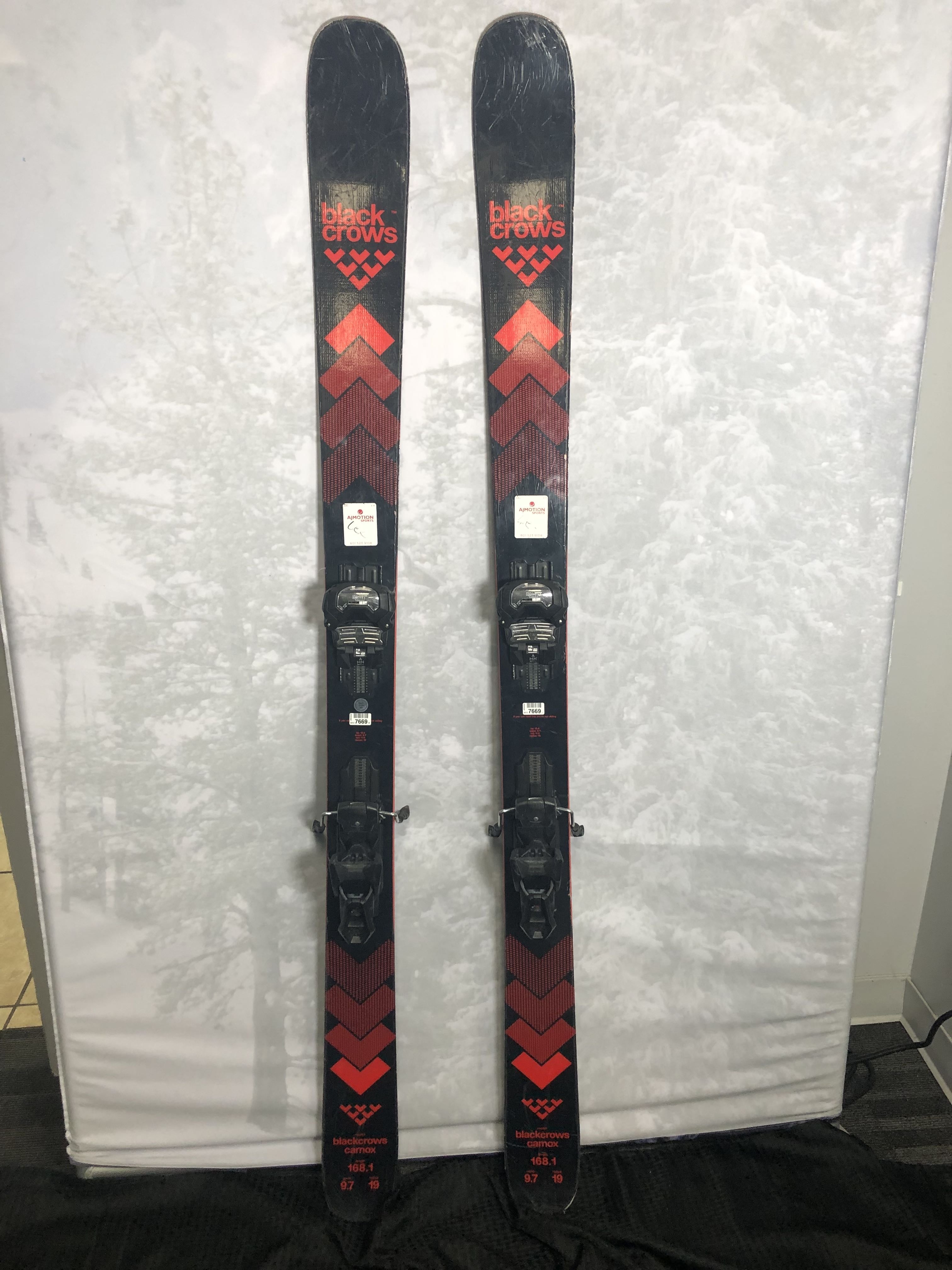 Used 2025 Black Crows Camox Skis 168cm w/ Tyrolia Attack 14 MN Demo Bindings
