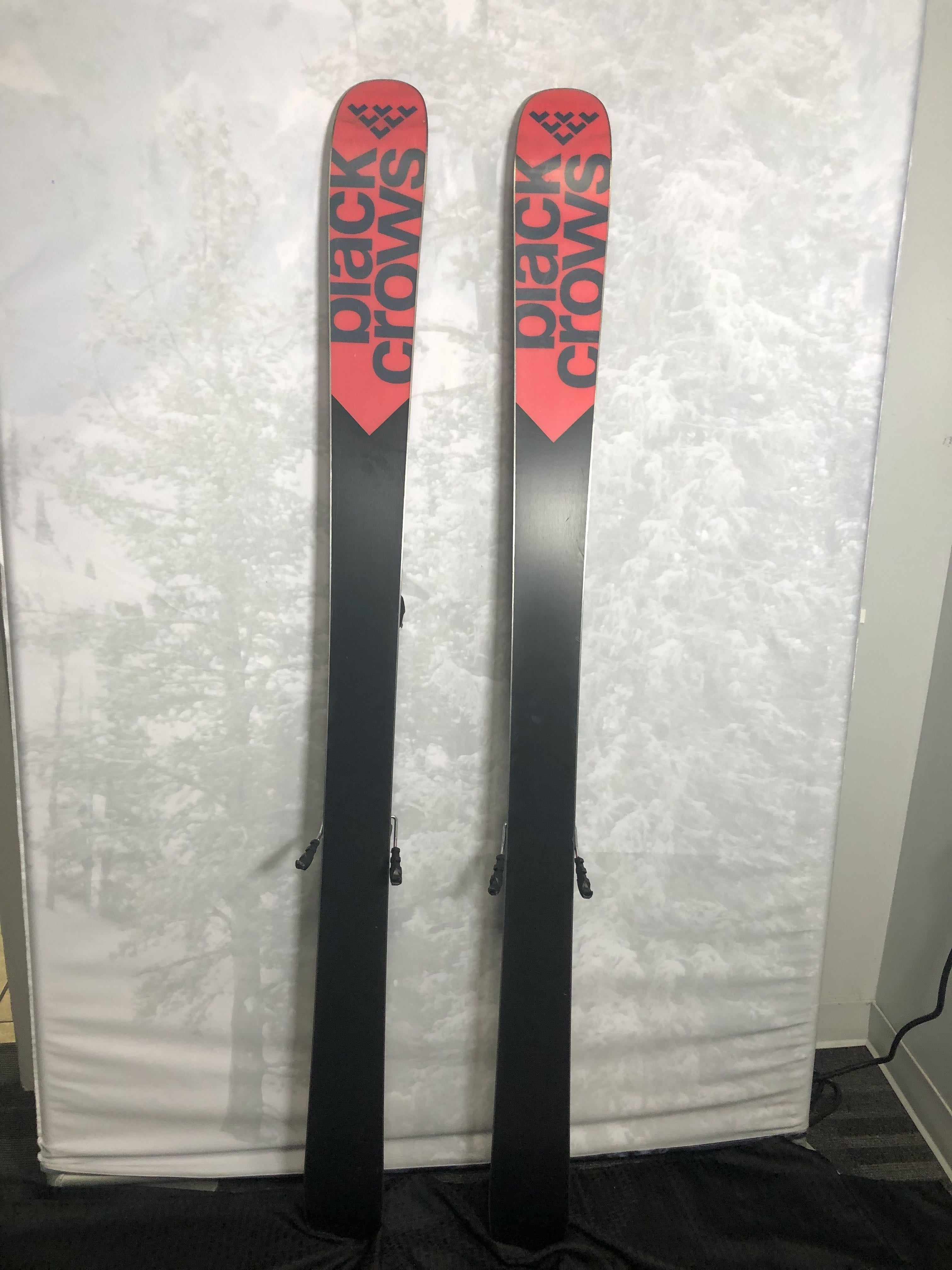 Used 2025 Black Crows Camox Skis 168cm w/ Tyrolia Attack 14 MN Demo Bindings