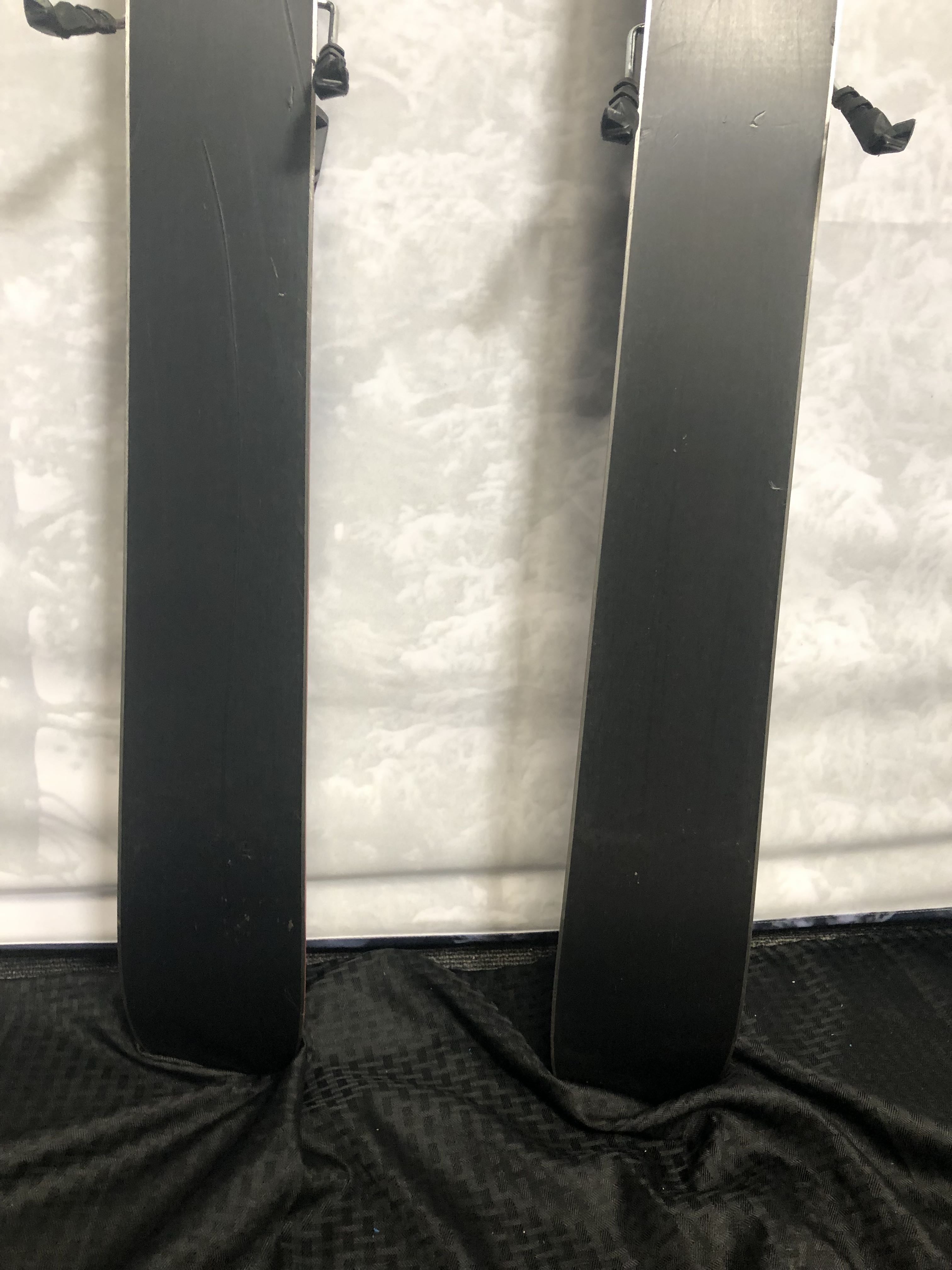 Used 2025 Black Crows Camox Skis 168cm w/ Tyrolia Attack 14 MN Demo Bindings