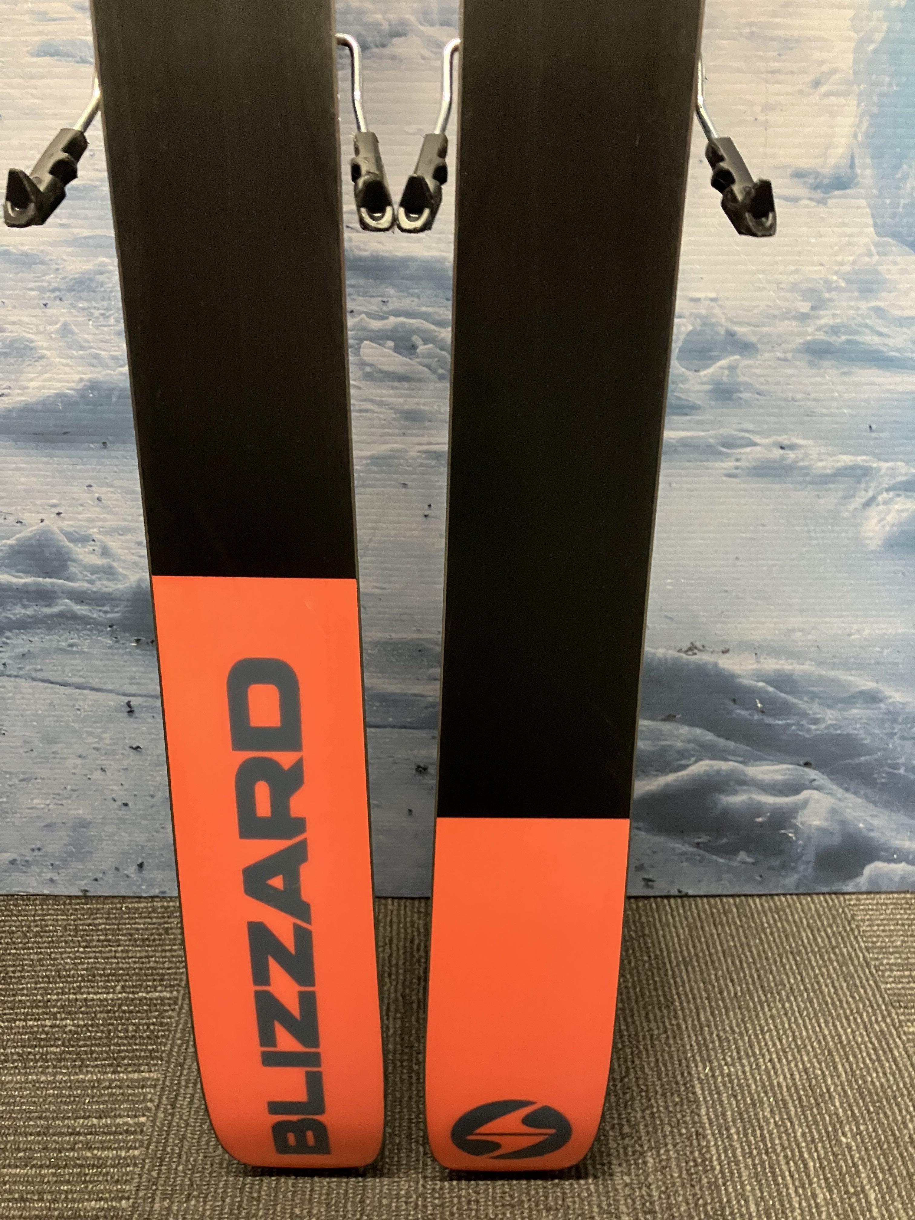 Used Blizzard Rustler 9 186cm Skis w/ Salomon Strive 13 Demo Binding