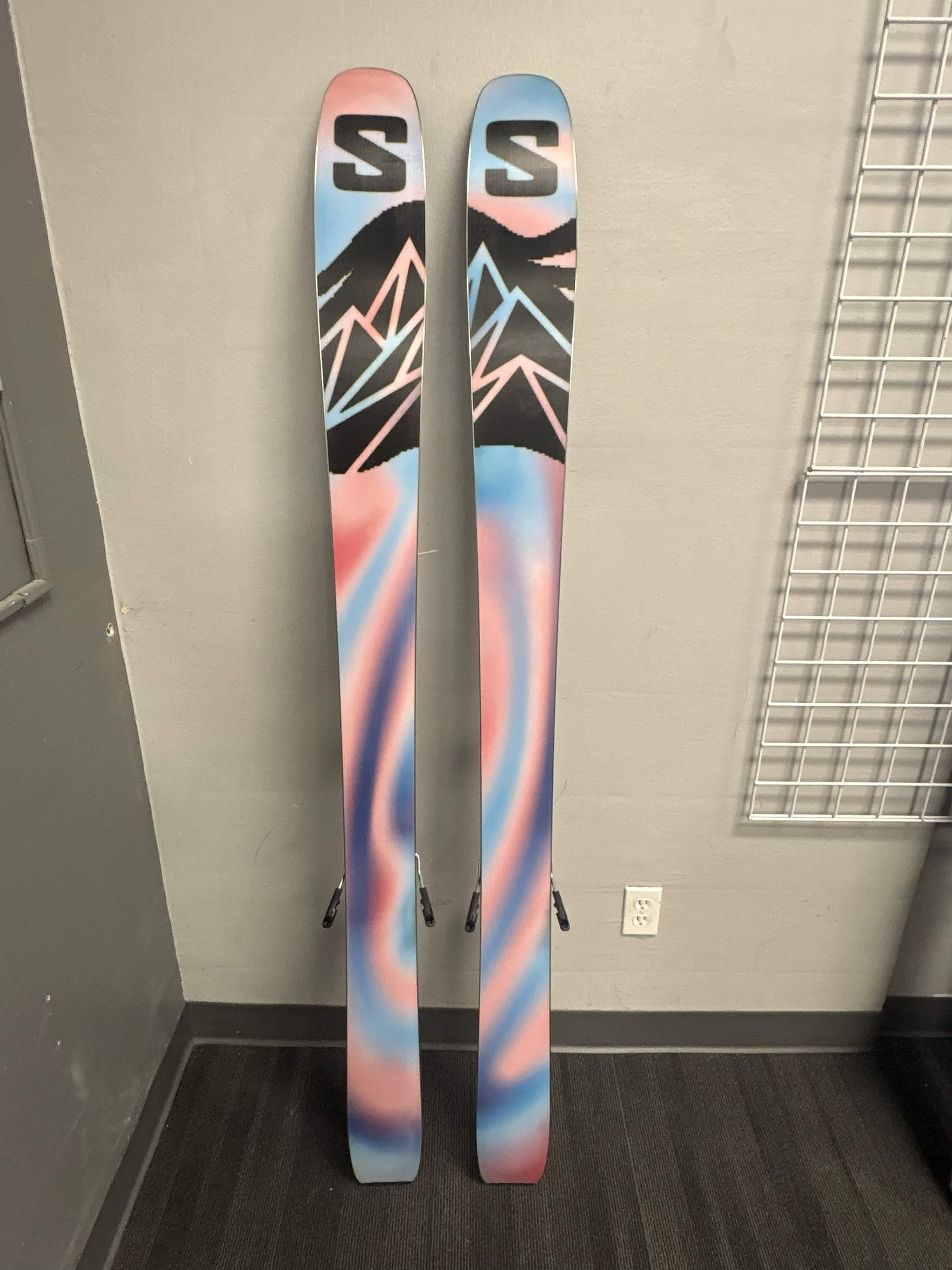 Lightly Used Salomon QST 106 w/ Atomic NR Strive 11 GW Demo Binding- 173cm
