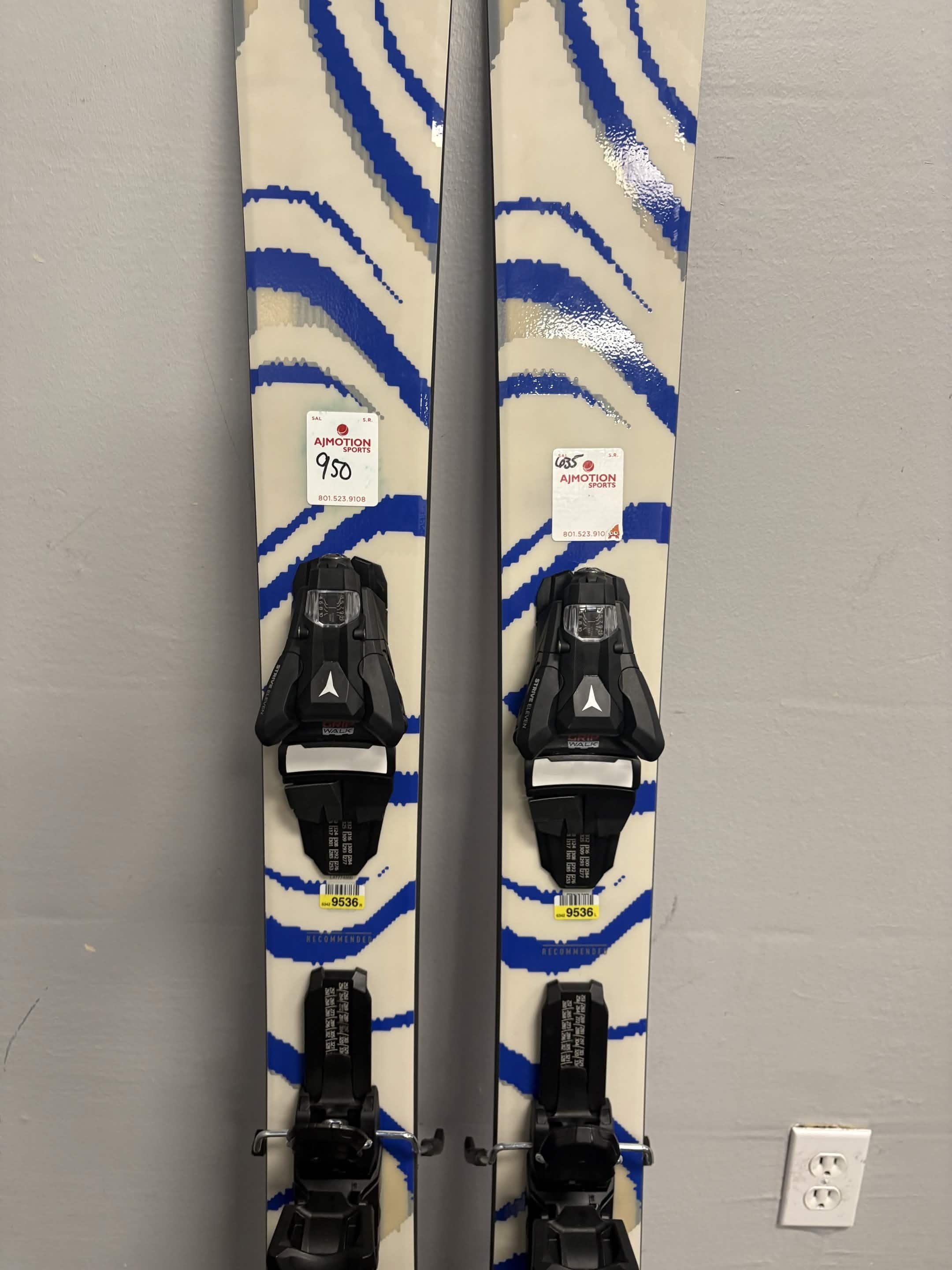 New 2026 Salomon QST 106 w/ Atomic NR Strive 11 GW Demo Binding- 165cm