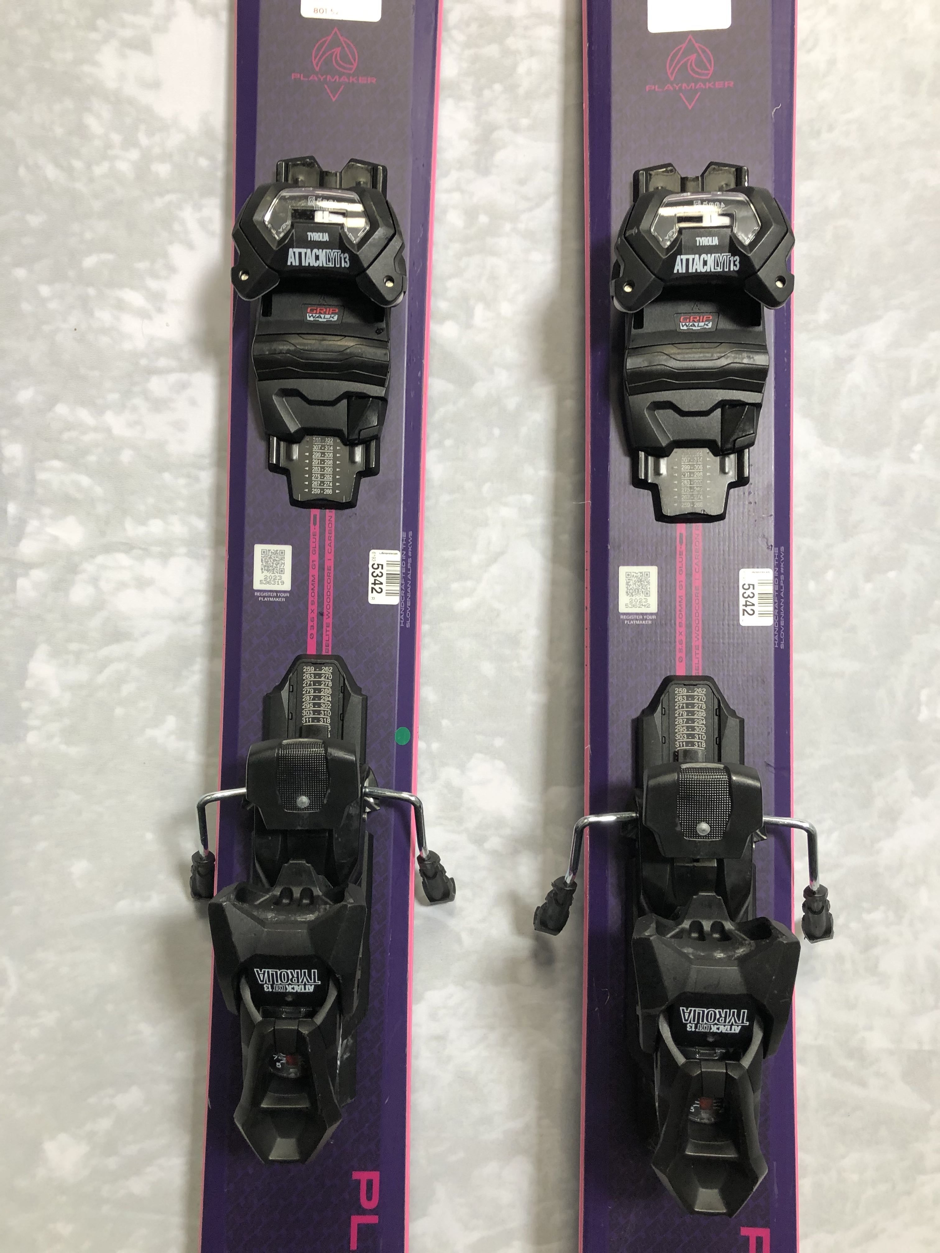Lightly used 2025 Elan Playmaker 111 ski- 180cm w/ Tyrolia Attack LYT 13 adjustable GW binding