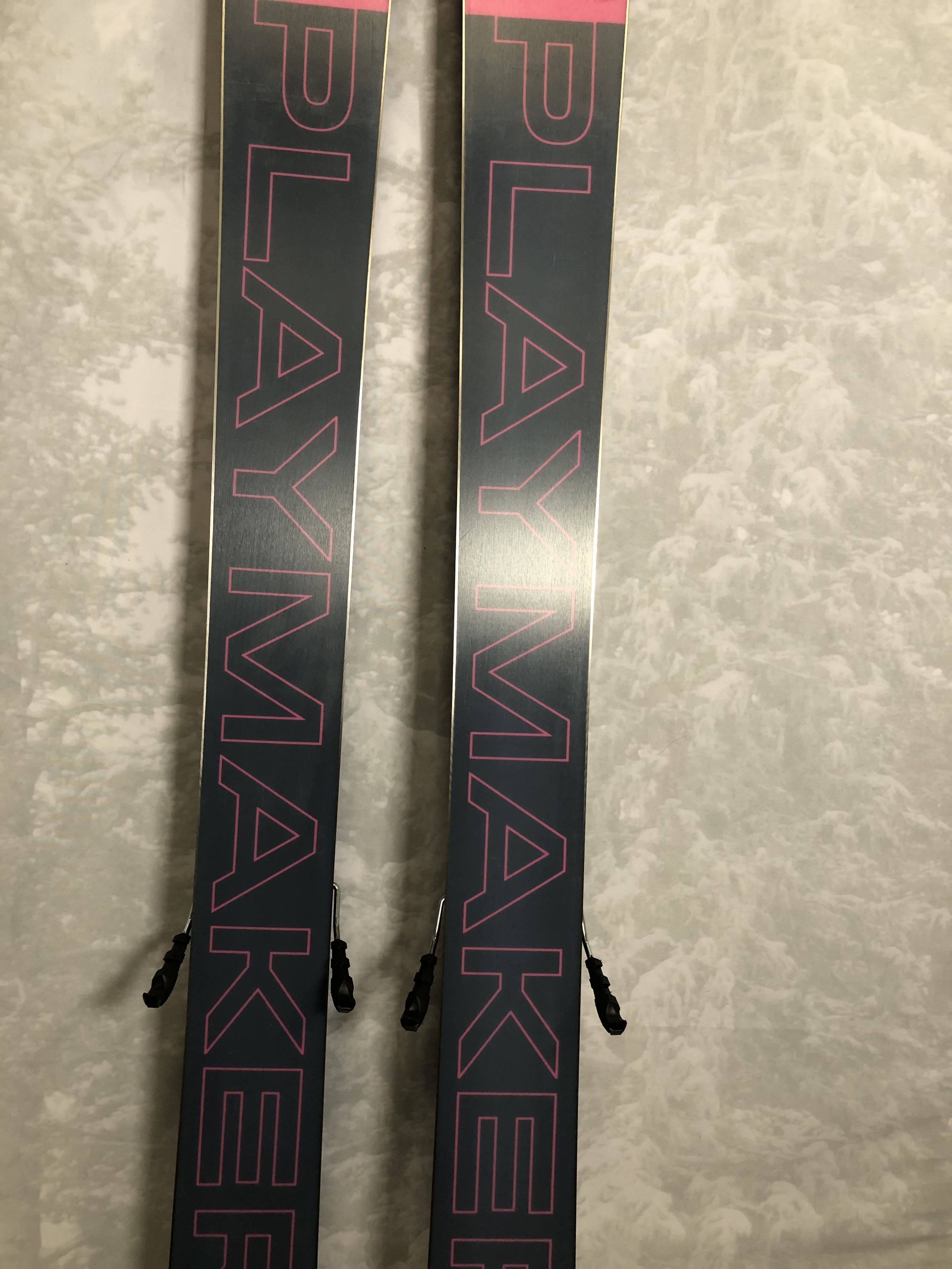 Lightly used 2025 Elan Playmaker 111 ski- 180cm w/ Tyrolia Attack LYT 13 adjustable GW binding