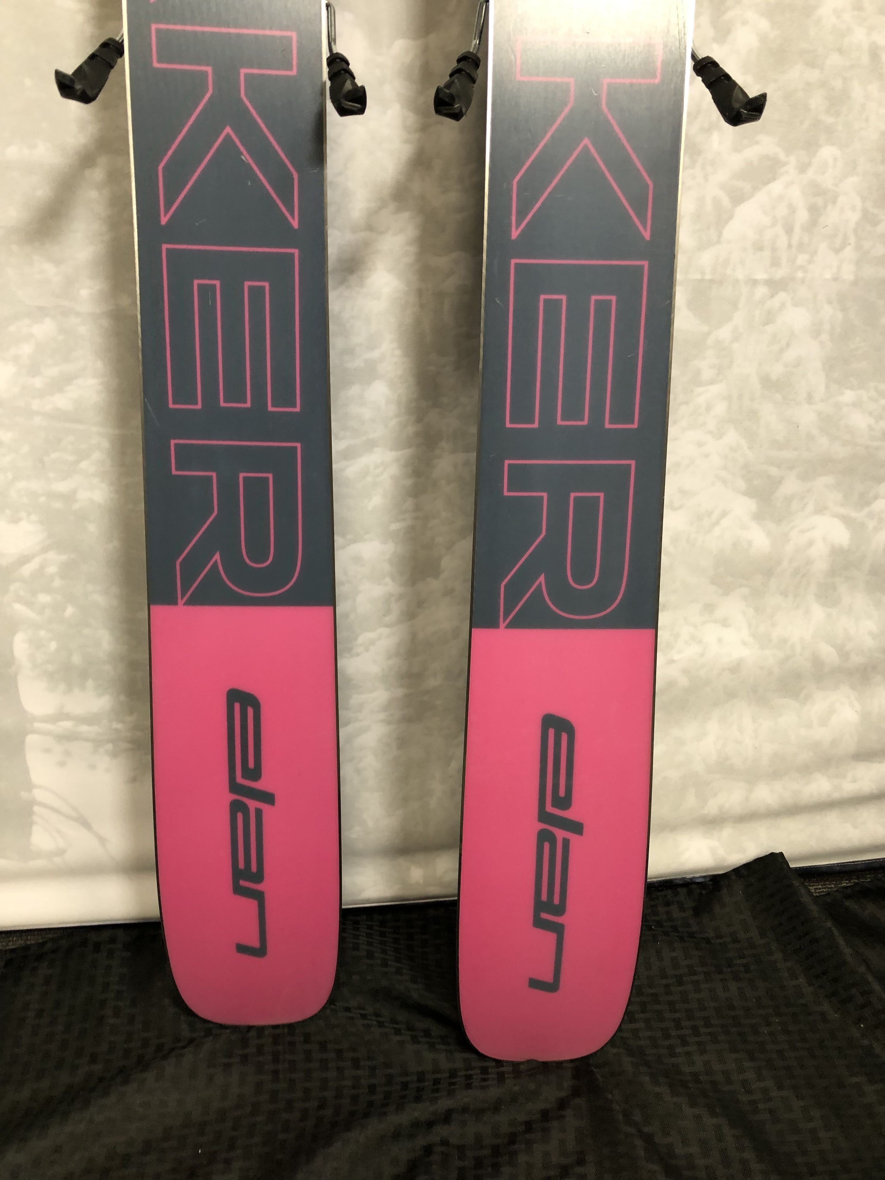 Lightly used 2025 Elan Playmaker 111 ski- 180cm w/ Tyrolia Attack LYT 13 adjustable GW binding