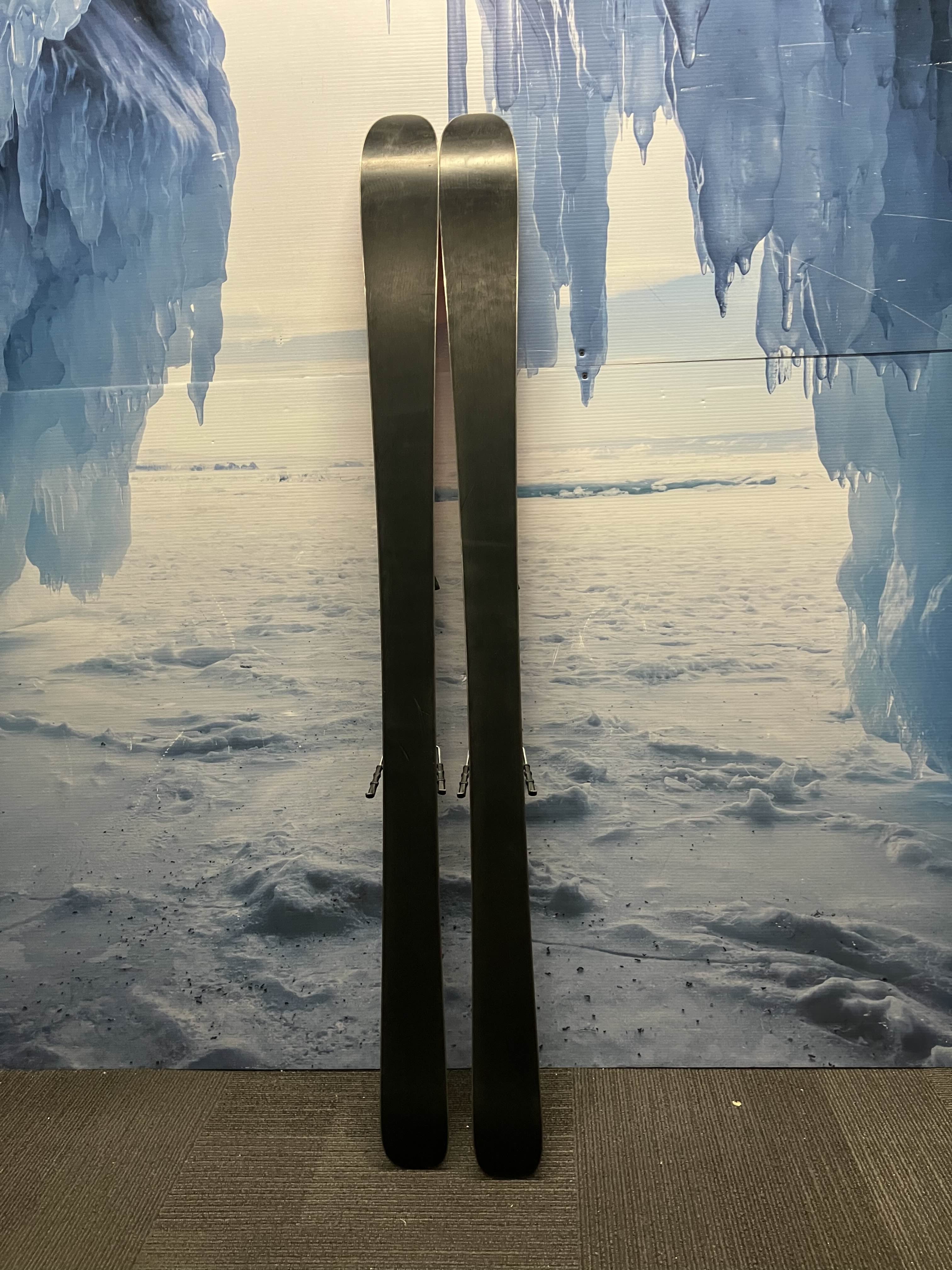 Used Atomic Vantage 83 Skis 165cm w/ Tyrolia SP 10 Demo Bindings