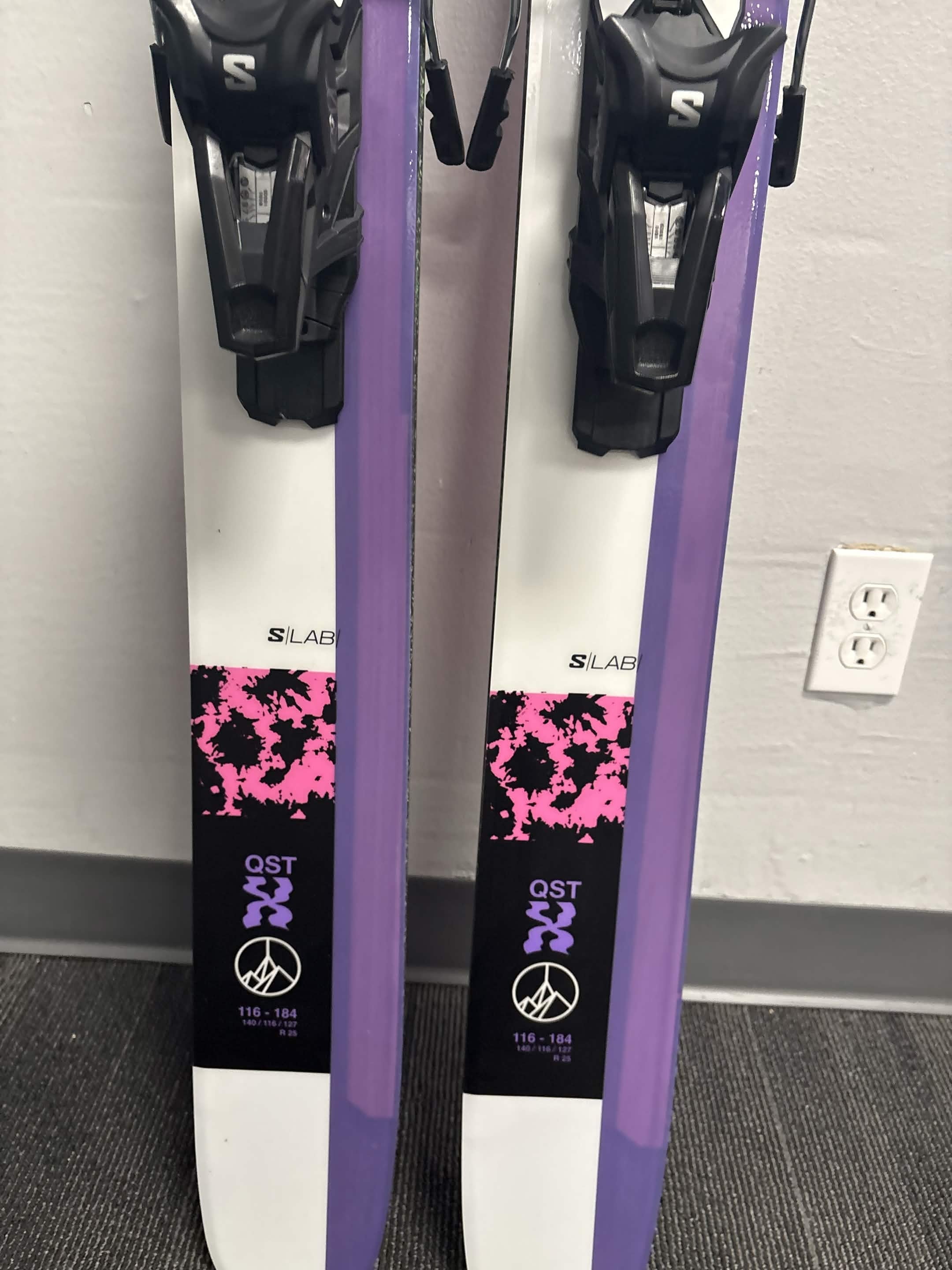 New 2026 Salomon QST X Skis w/ Salomon NR Strive 13 GW Demo Binding - 184cm