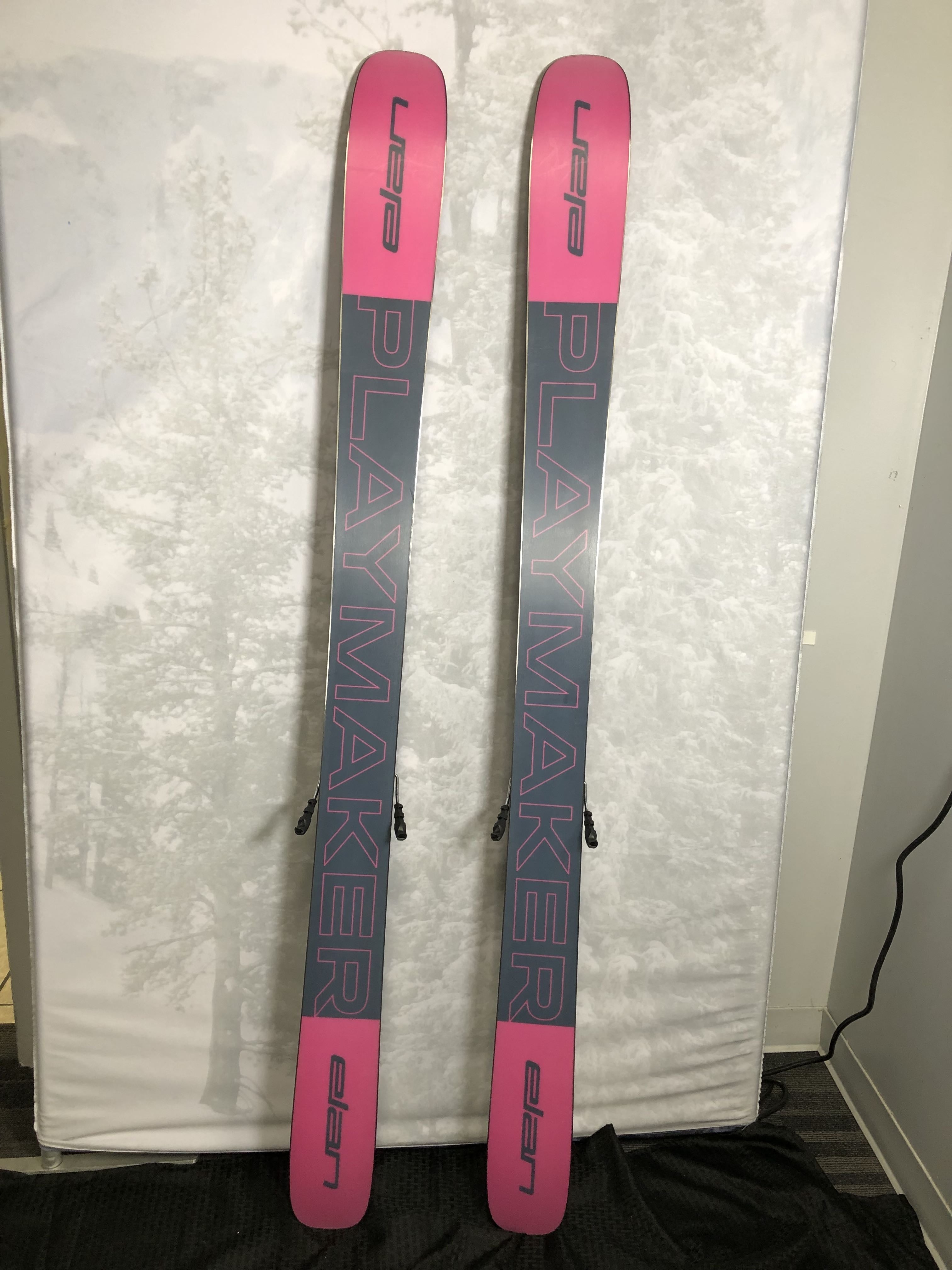 Lightly used 2025 Elan Playmaker 111 ski- 180cm w/ Tyrolia Attack LYT 13 adjustable GW binding
