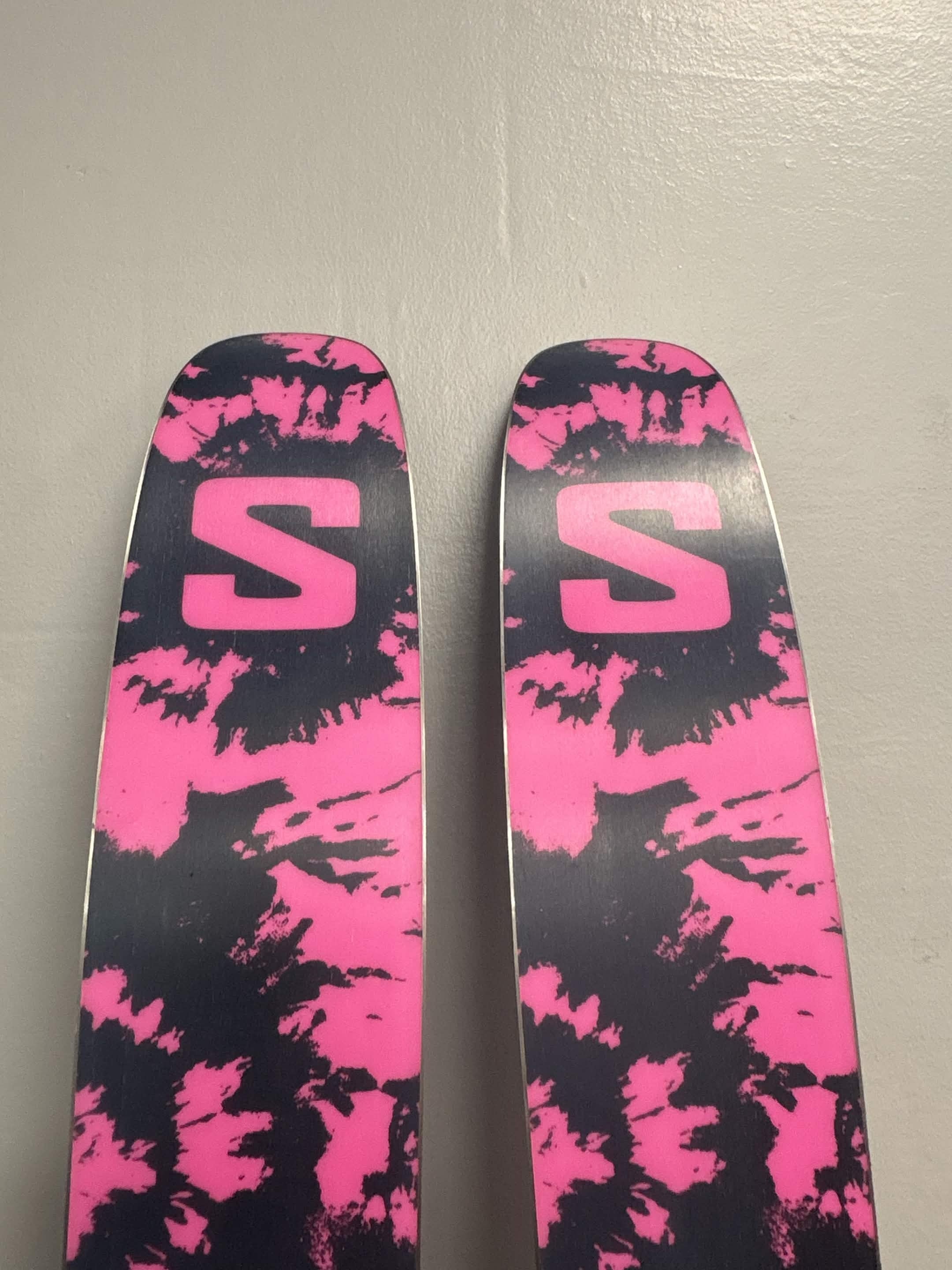 New 2026 Salomon QST X Skis w/ Salomon NR Strive 13 GW Demo Binding - 184cm