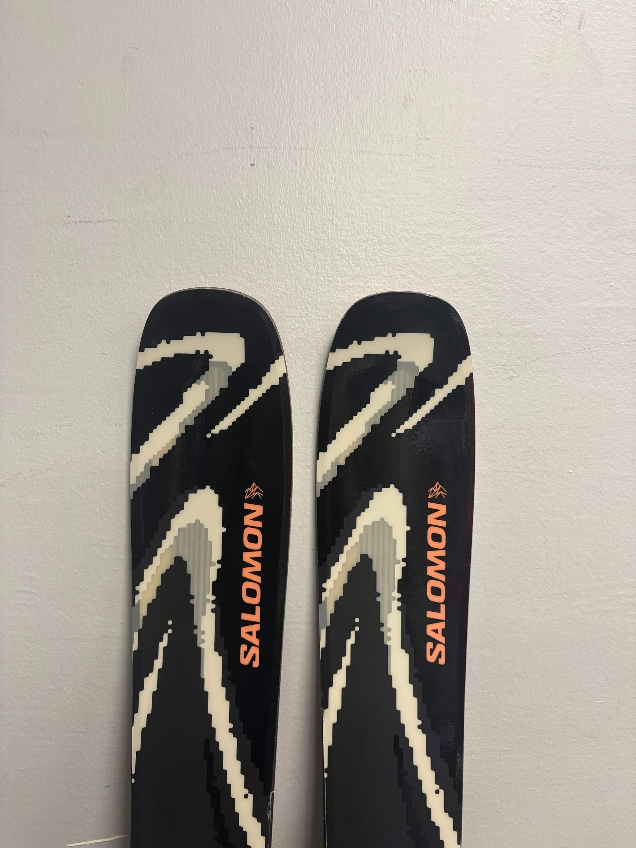 Lightly Used Salomon QST 94 Skis w/ Salomon NR Strive 11 GW  Binding- 156cm
