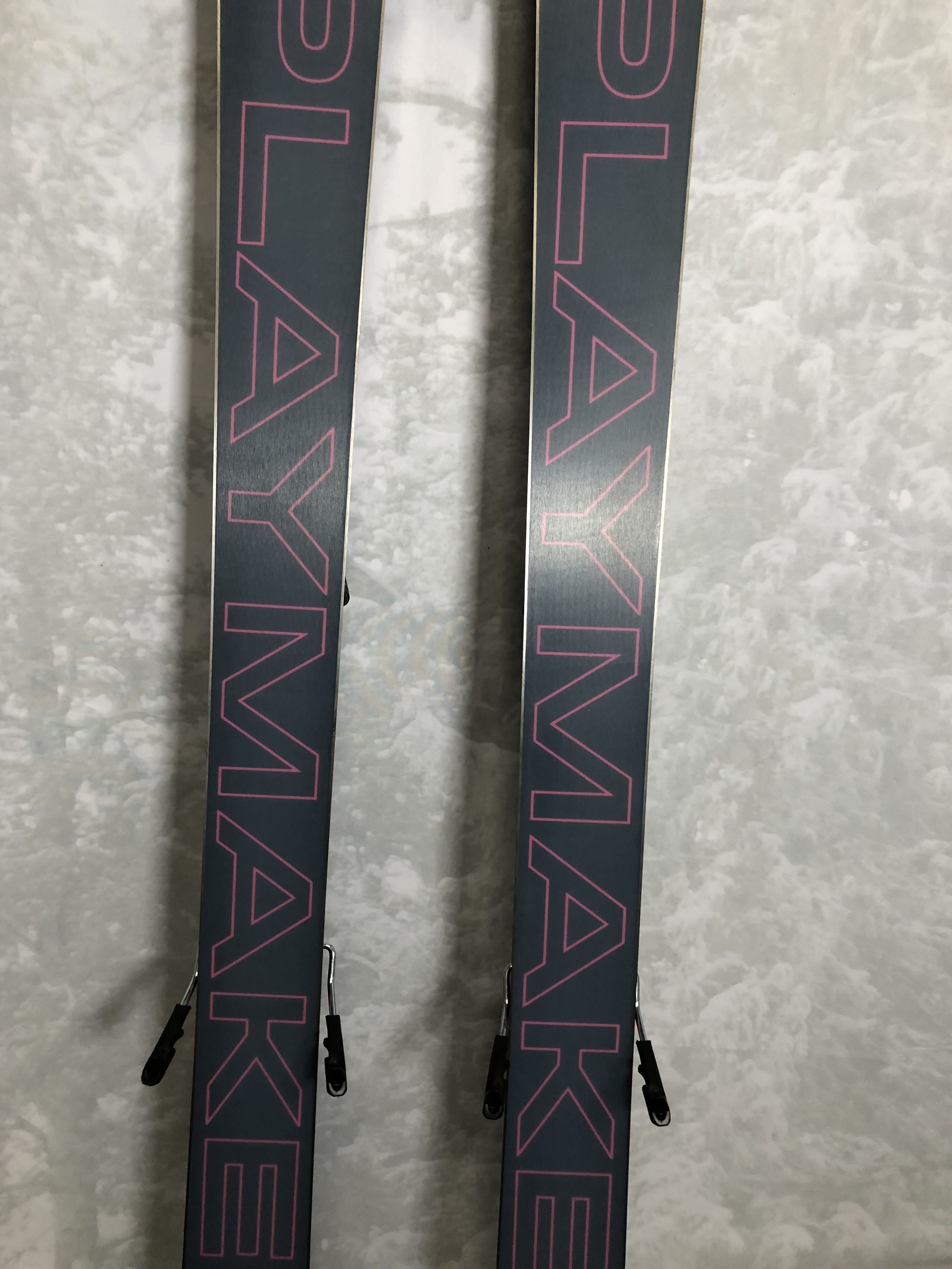 Lightly used 2025 Elan Playmaker 91 ski- 180cm w/ Salomon Strive 13 adjustable GW binding