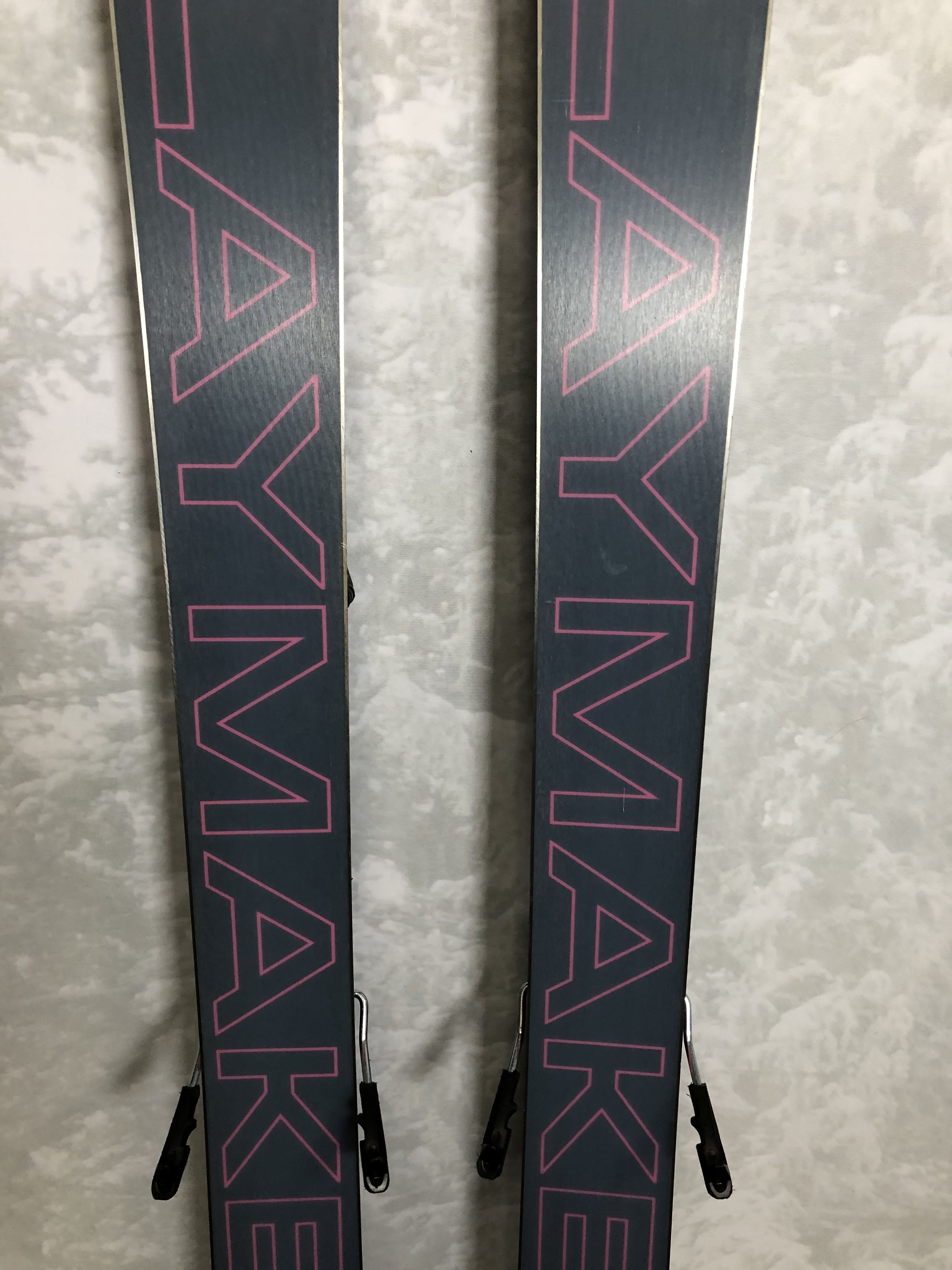 Used 2025 Elan Playmaker 91 ski- 172cm w/ Salomon Strive 13 adjustable GW binding