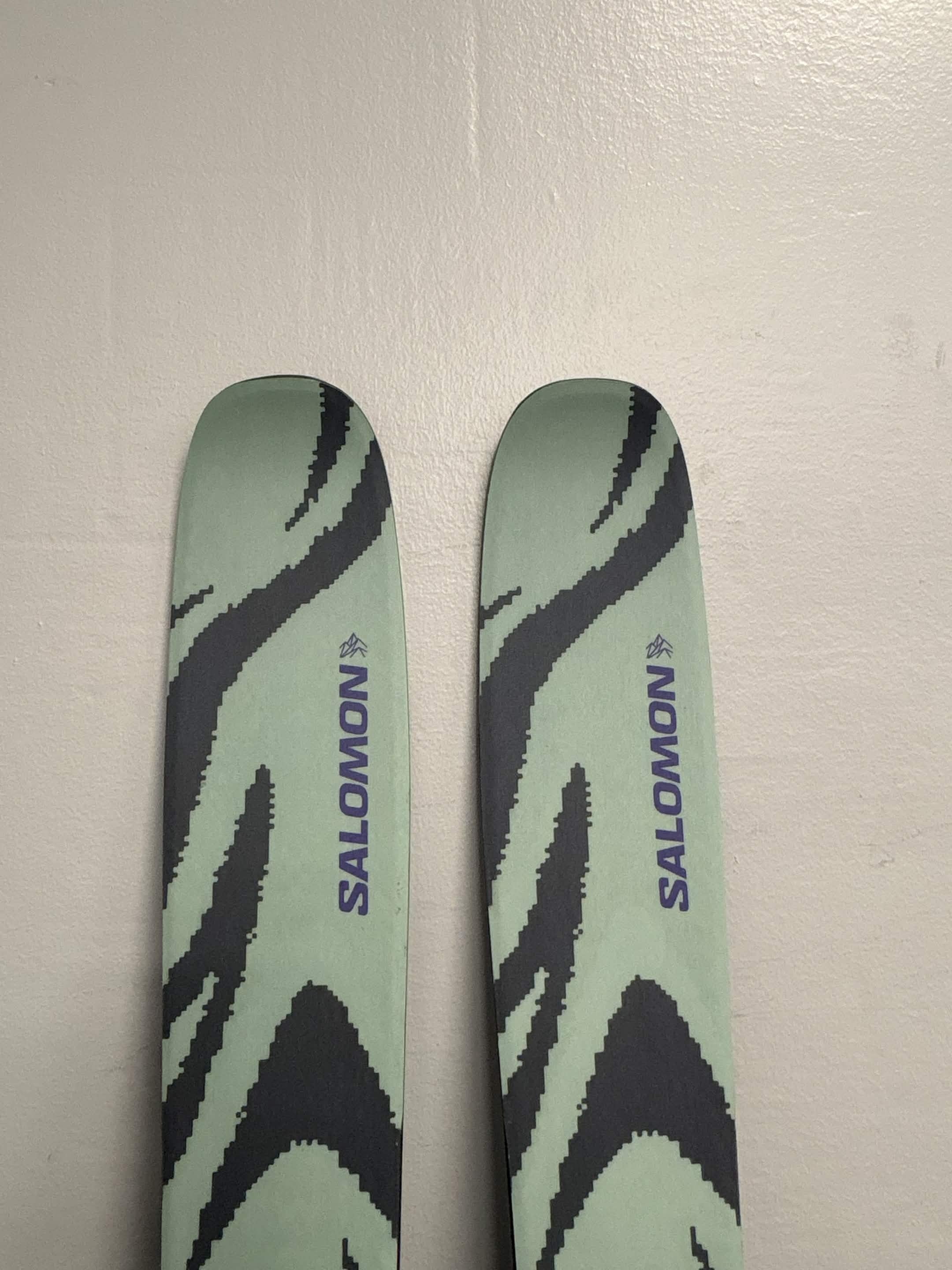 New 2026 Salomon QST 92 Skis w/ Salomon NR M10 GW Demo Binding- 176cm