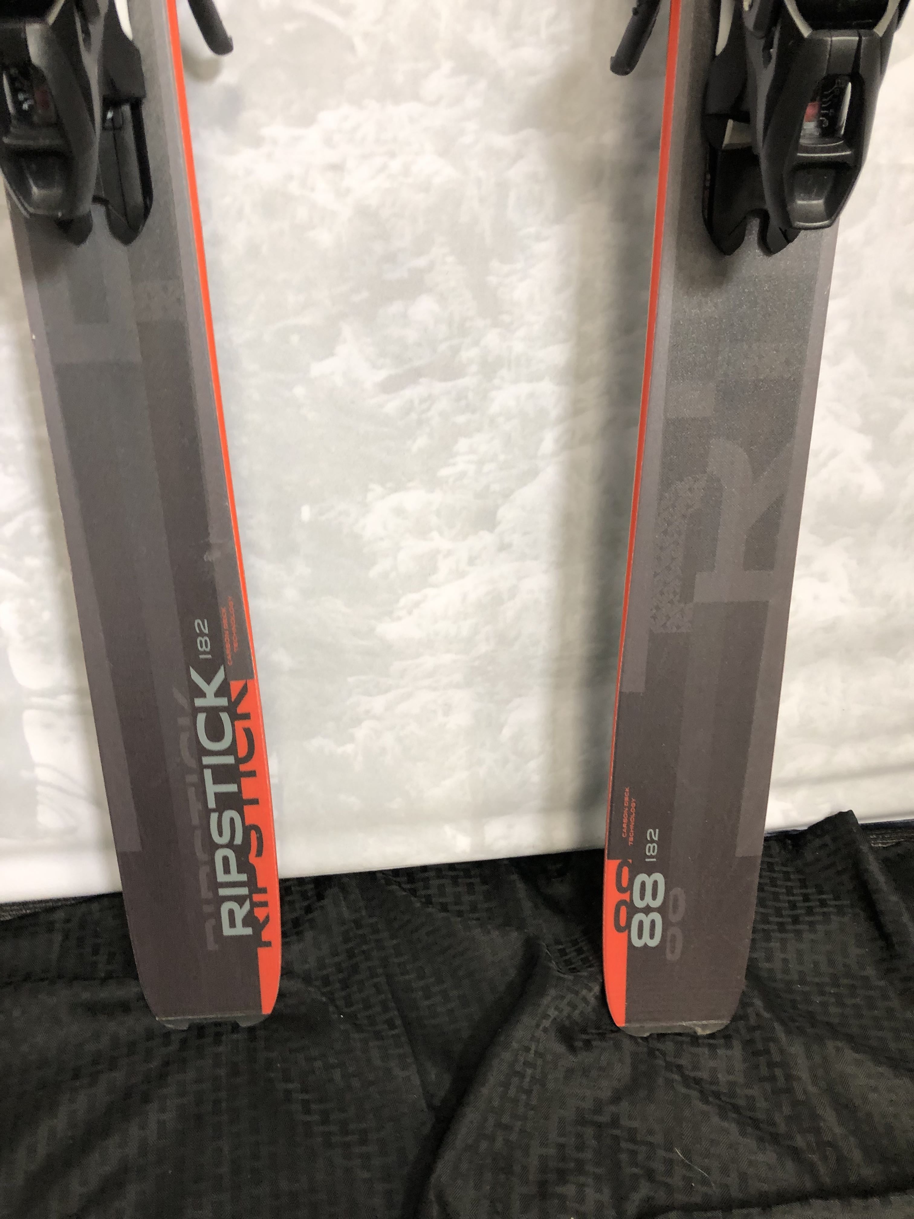 Used 2025 Elan Ripstick 88 - 182cm w/ Elan ELX 11 adjustable GW binding.