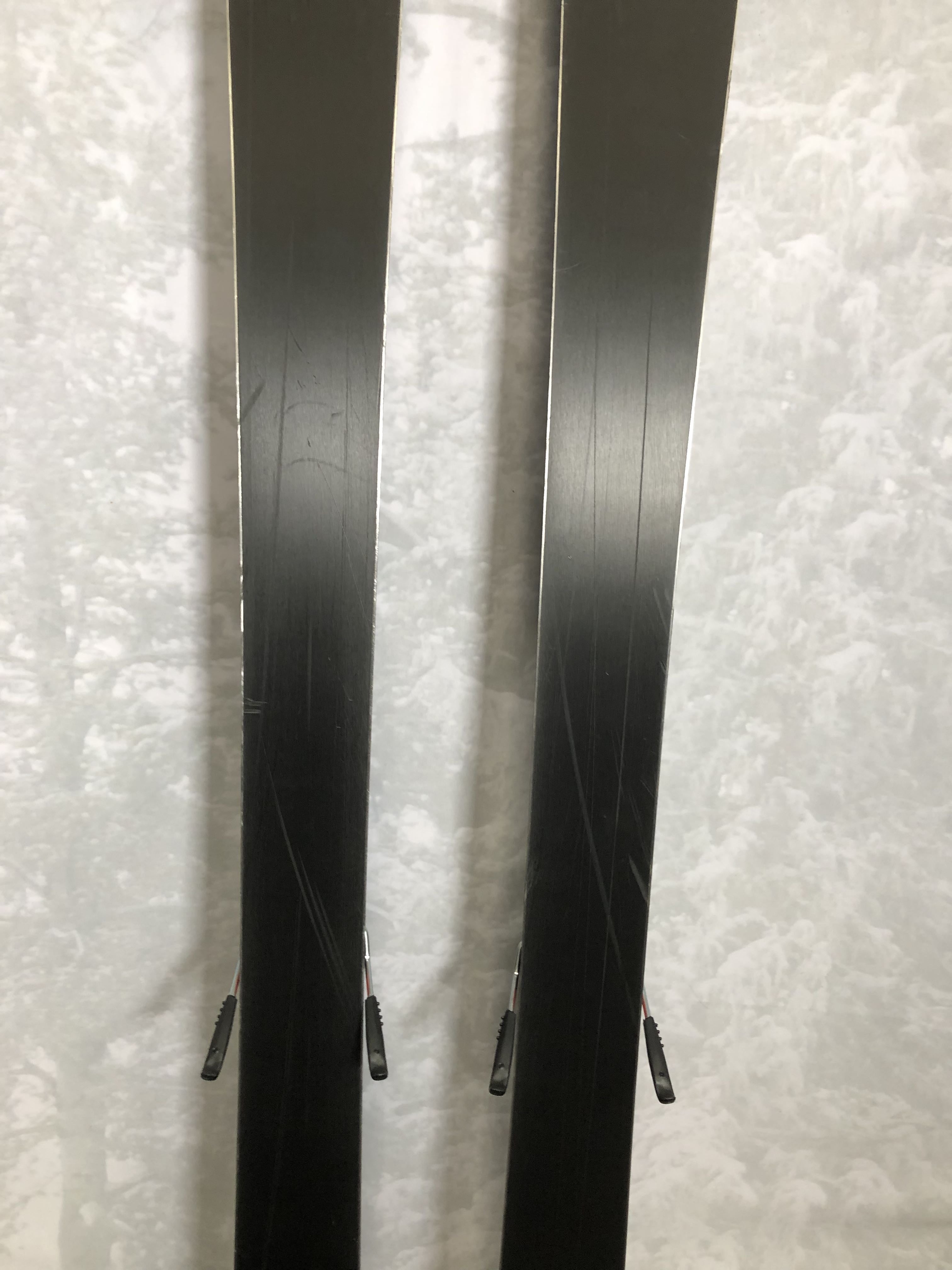 Used 2025 Elan Ripstick 88 - 182cm w/ Elan ELX 11 adjustable GW binding.
