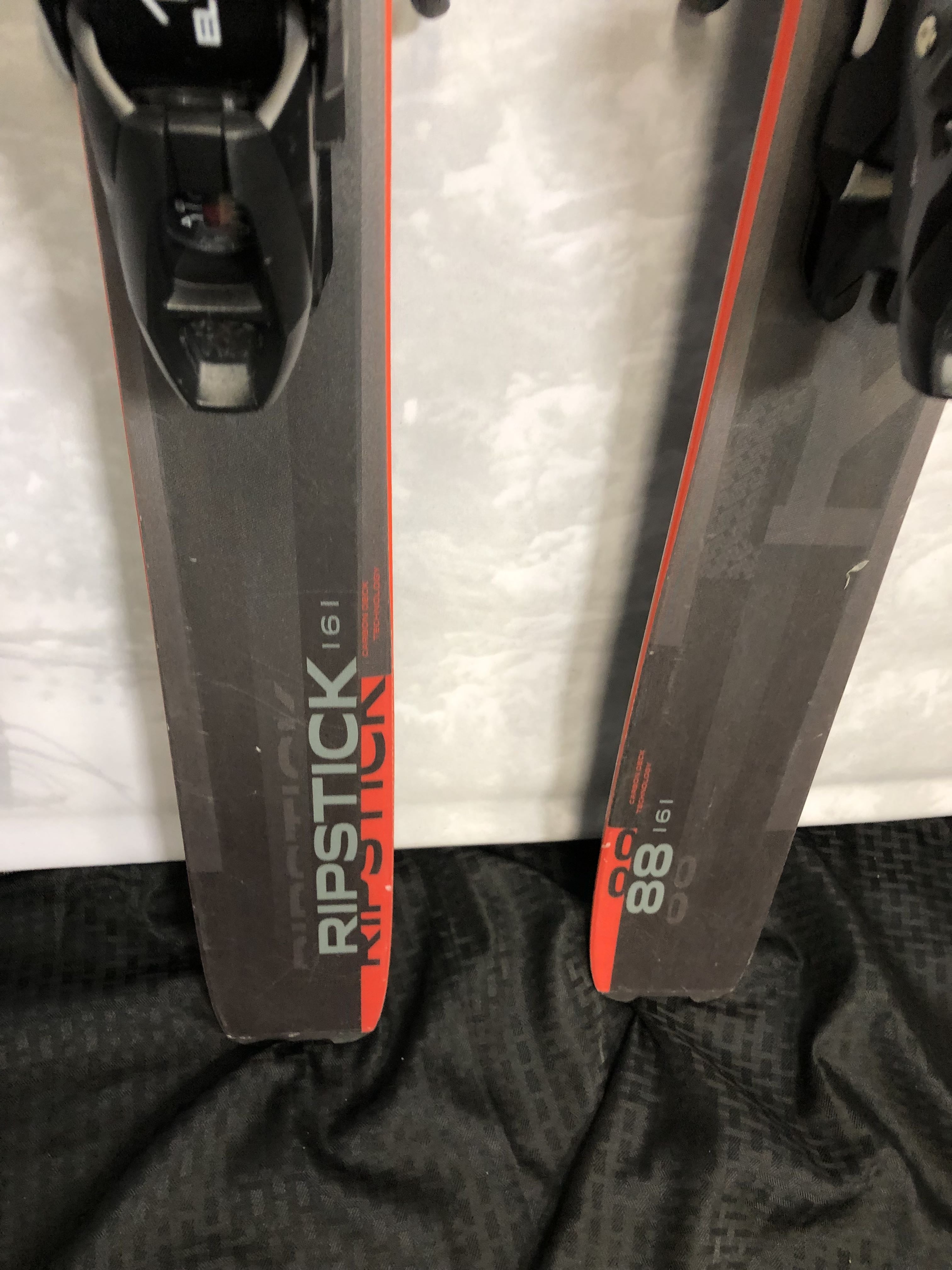 Used 2025 Elan Ripstick 88 - 161cm w/ Elan ELX 11 adjustable GW binding.