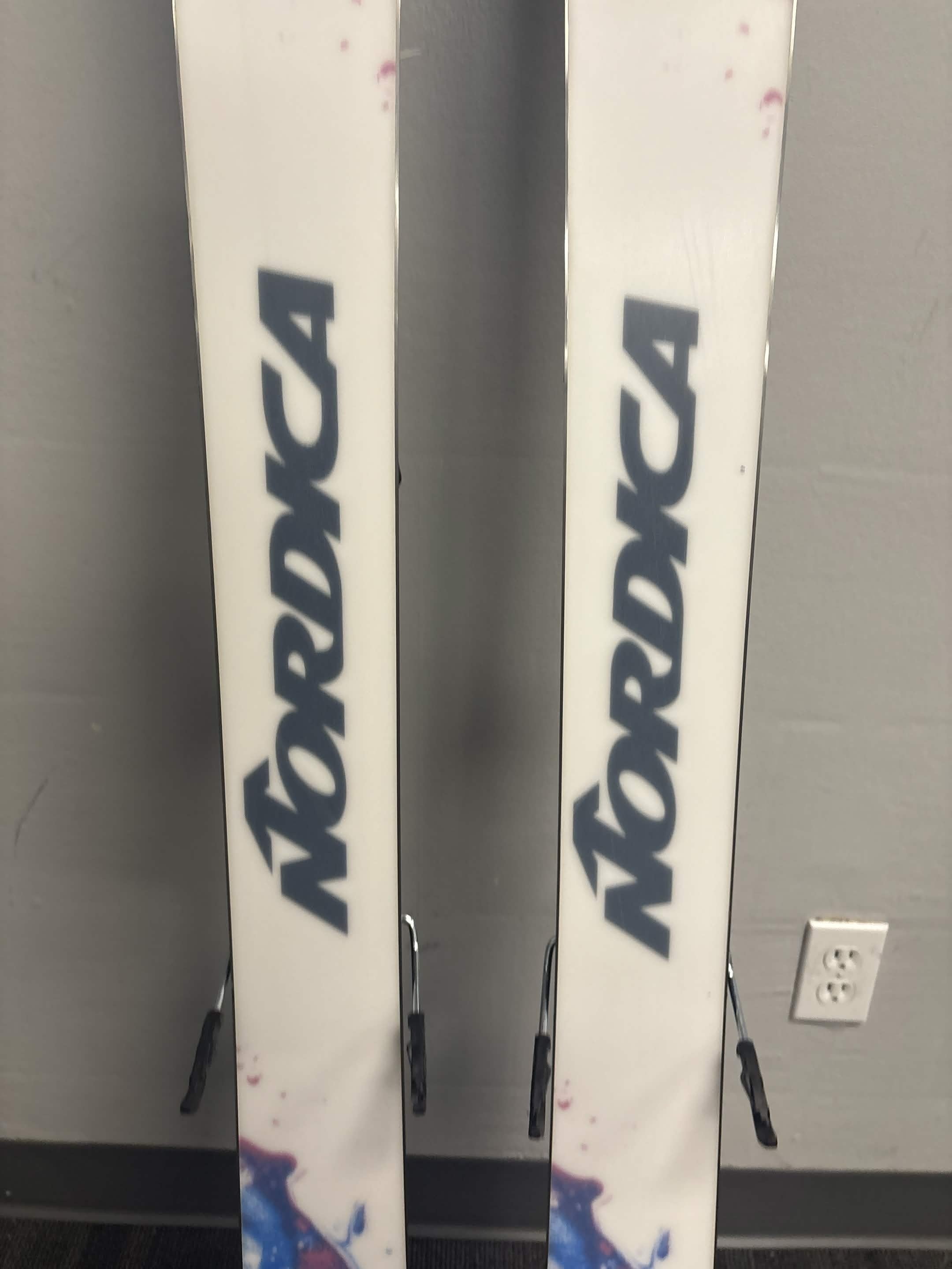 Lightly Used Nordica Unleashed 98CA Skis w/ Atomic Strive 13 Bindings-162cm