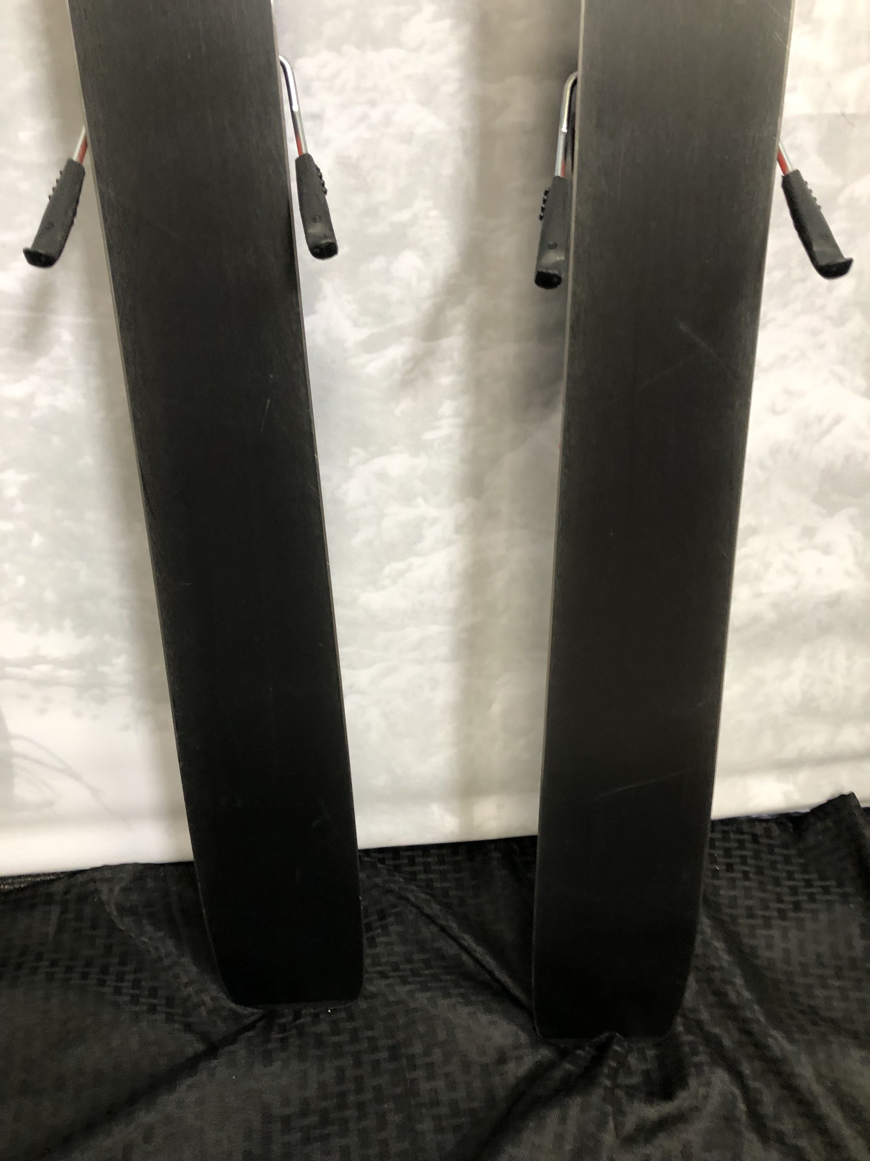 Used 2025 Elan Ripstick 88 - 161cm w/ Elan ELX 11 adjustable GW binding.
