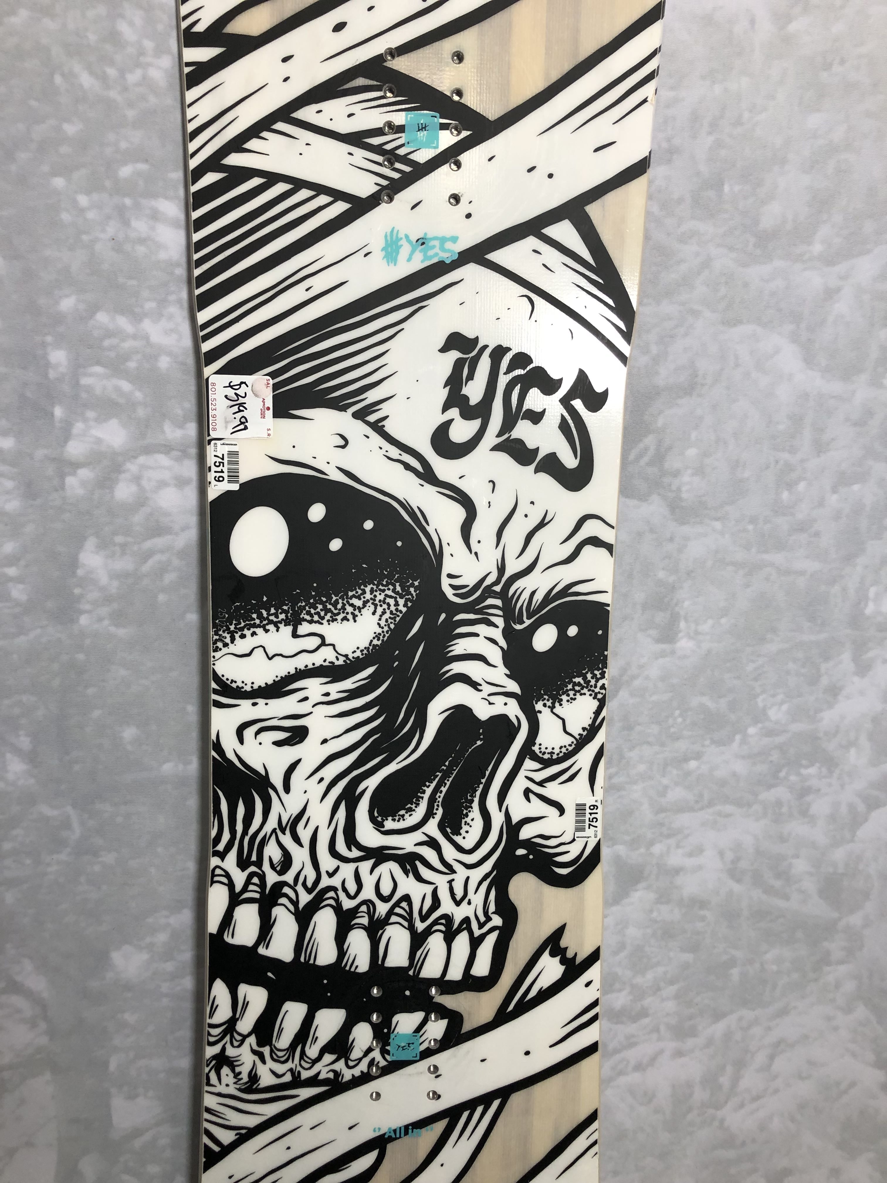Lightly Used Yes All In 2025 160W CM Snowboard
