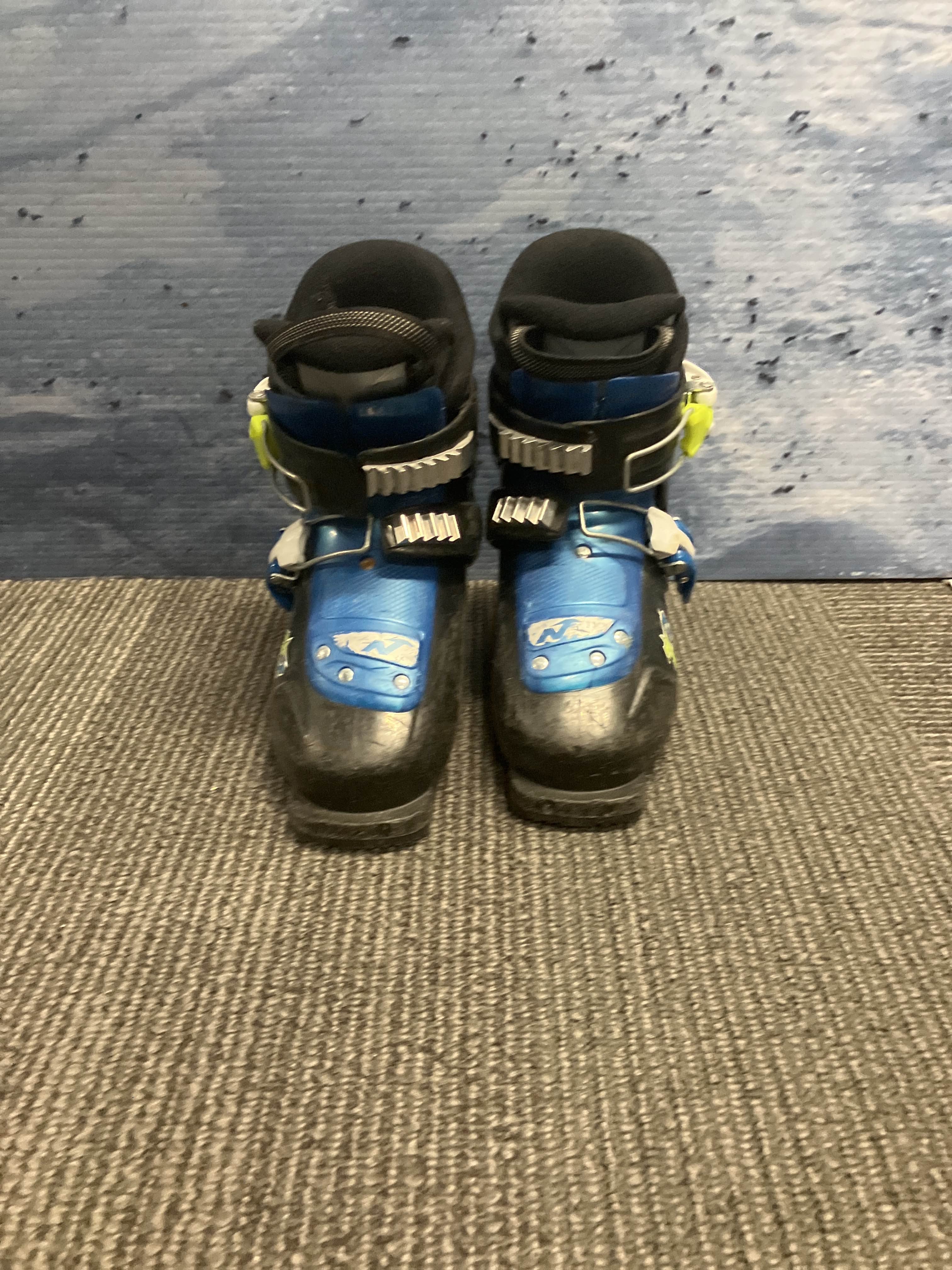 Used Nordica Team 2 Fire Arrow 18.5 Ski Boot