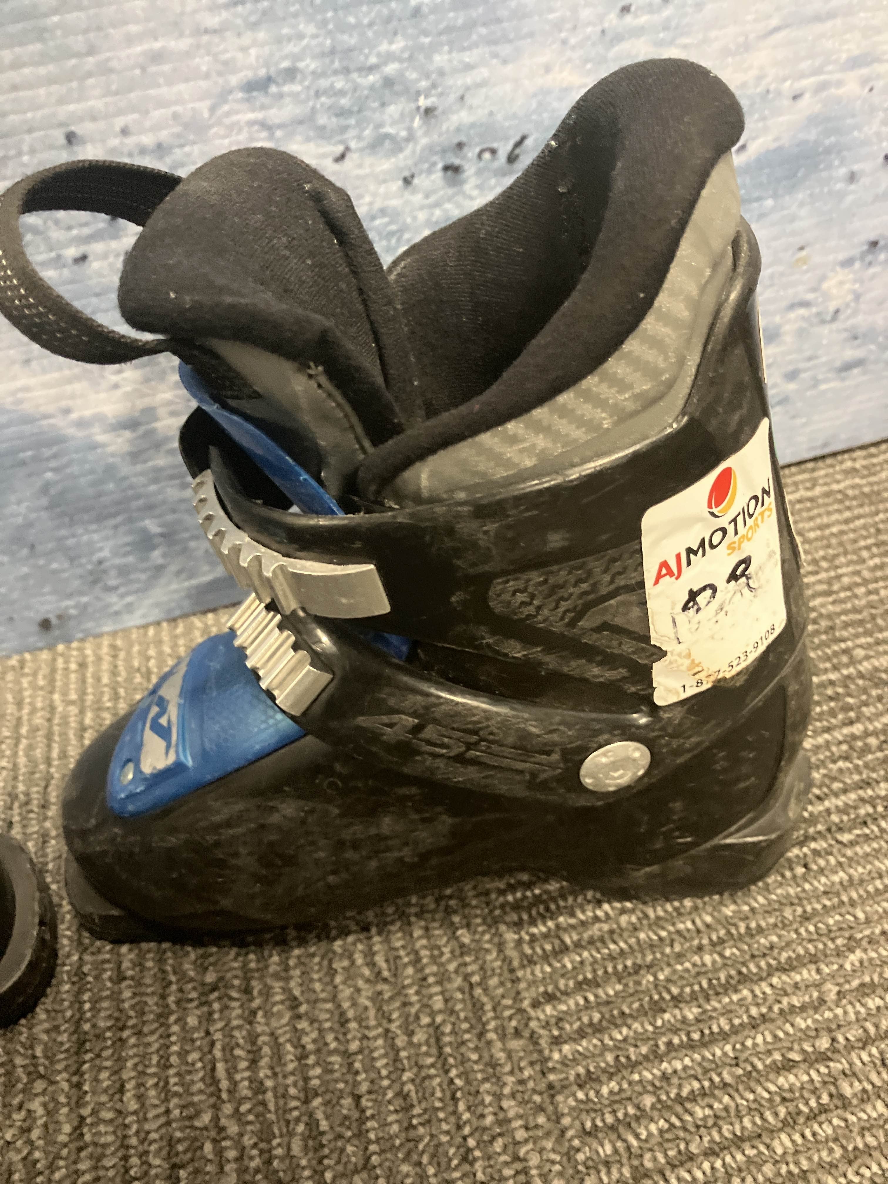 Used Nordica Team 2 Fire Arrow 18.5 Ski Boot