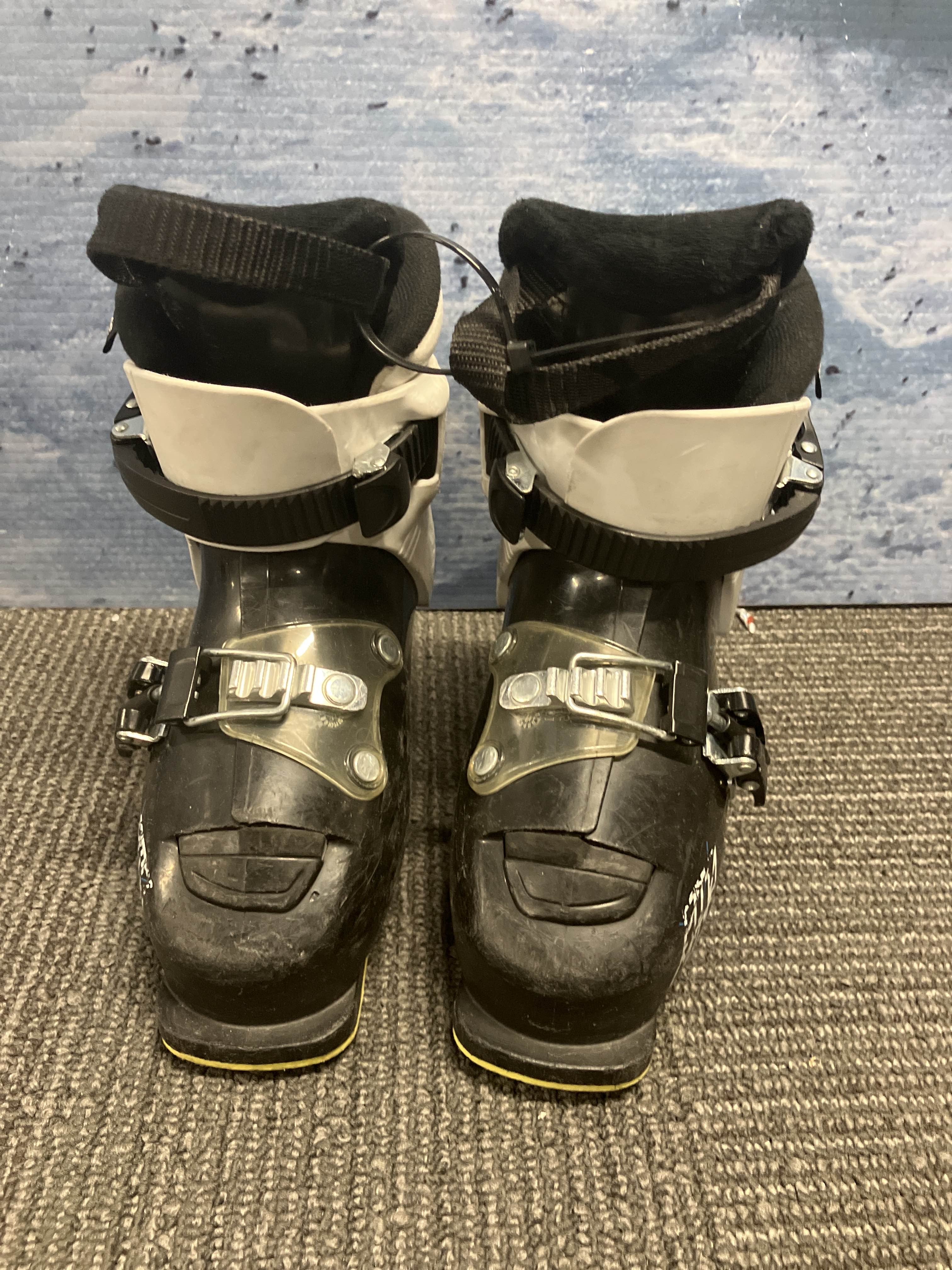 Used Atomic WayMaker JR 2 18/18.5 Ski Boot