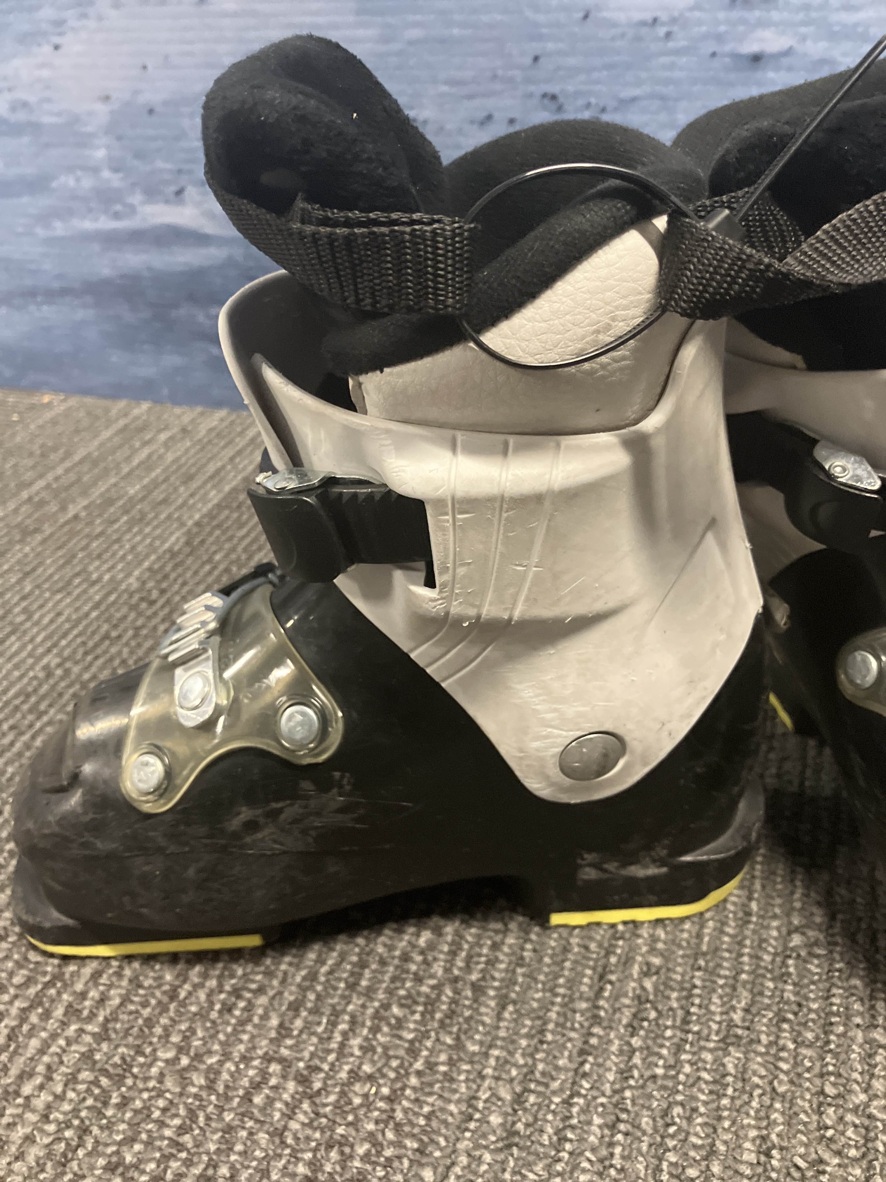 Used Atomic WayMaker JR 2 18/18.5 Ski Boot