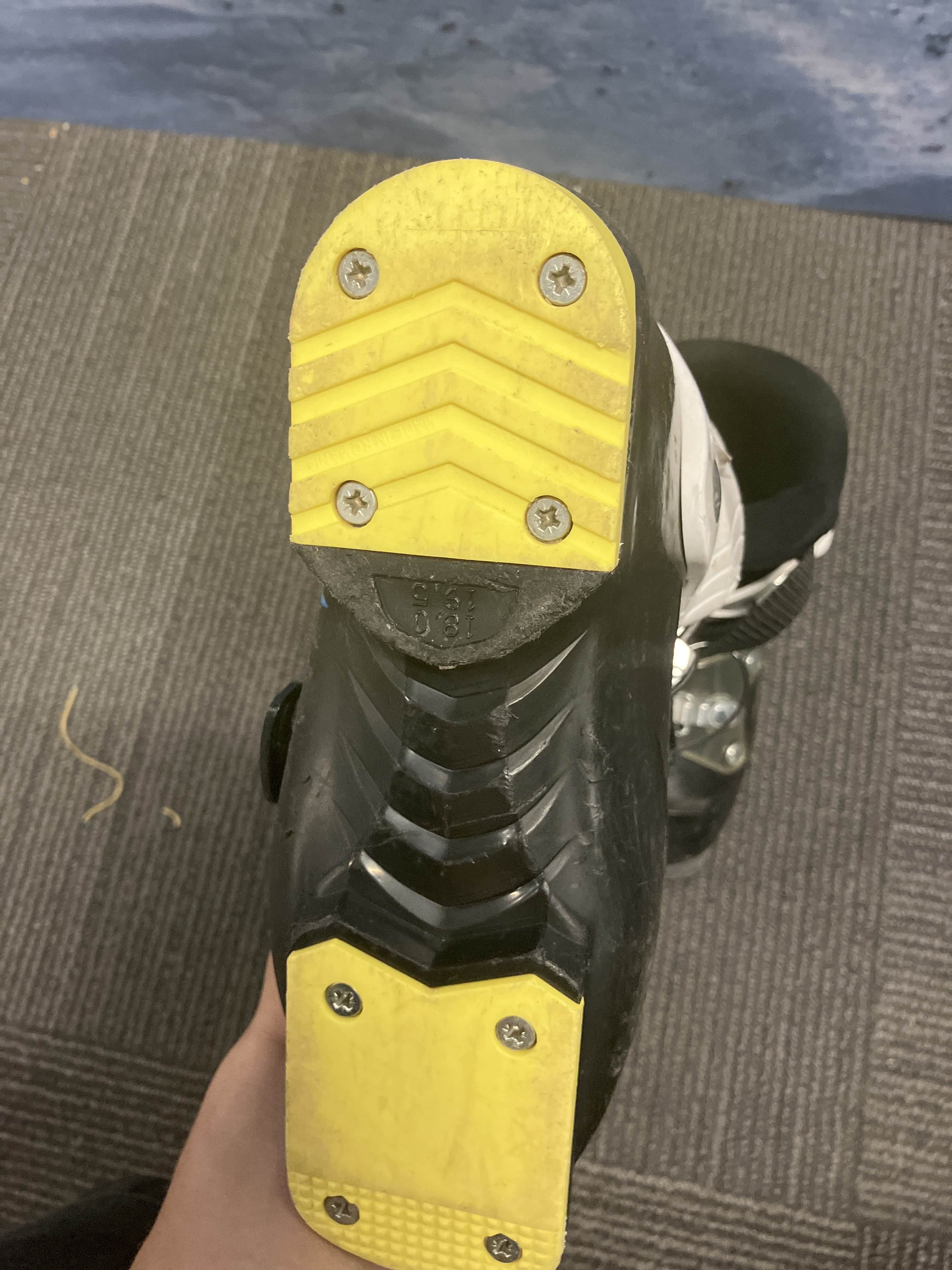 Used Atomic WayMaker JR 2 18/18.5 Ski Boot