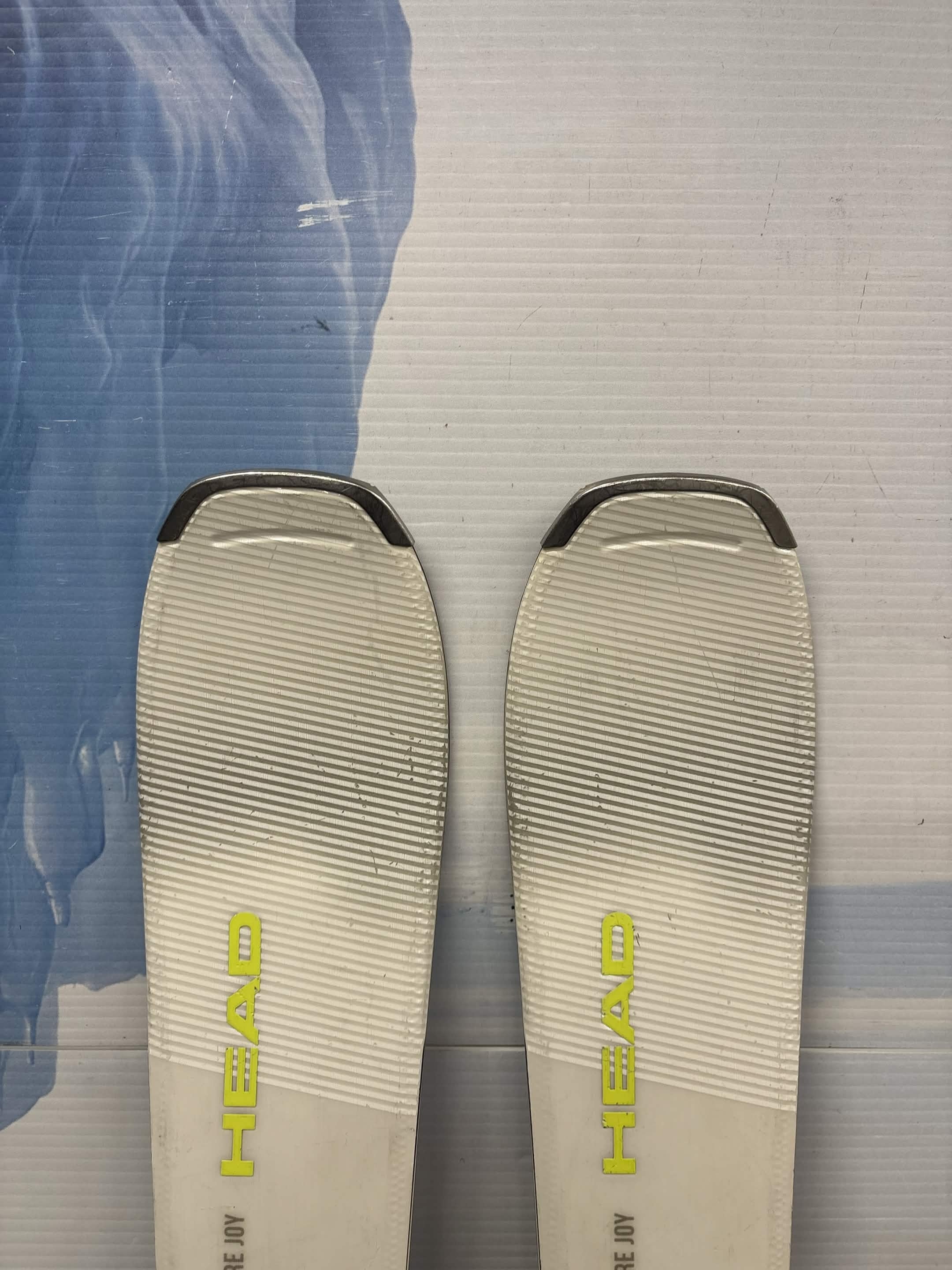Head Pure Joy White R 148cm Skis w/ TYROLIA SLR 9.0 GW SYS Demo Binding - Used