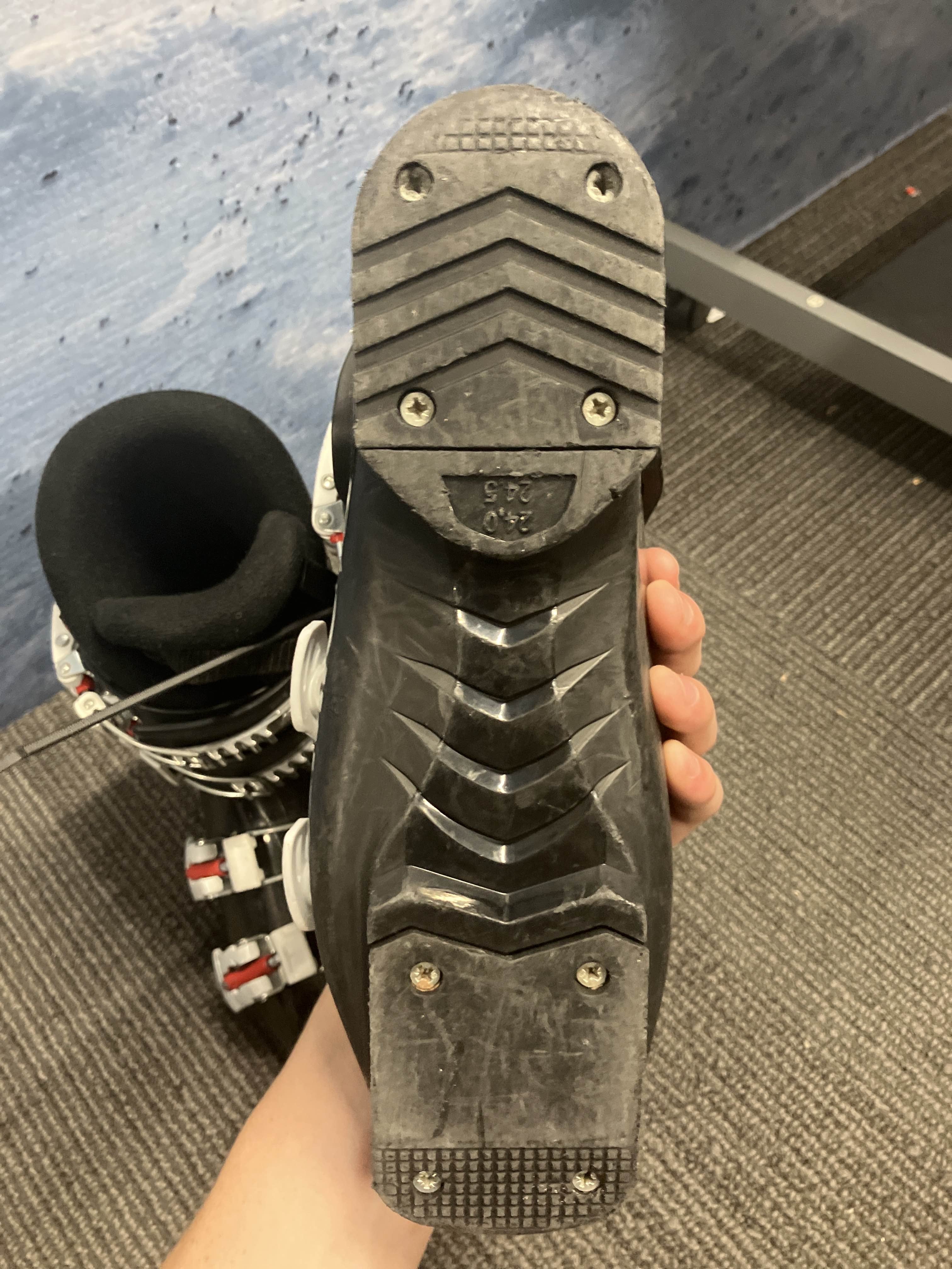 USED Atomic Waymaker Jr 4 24.0 Ski Boot