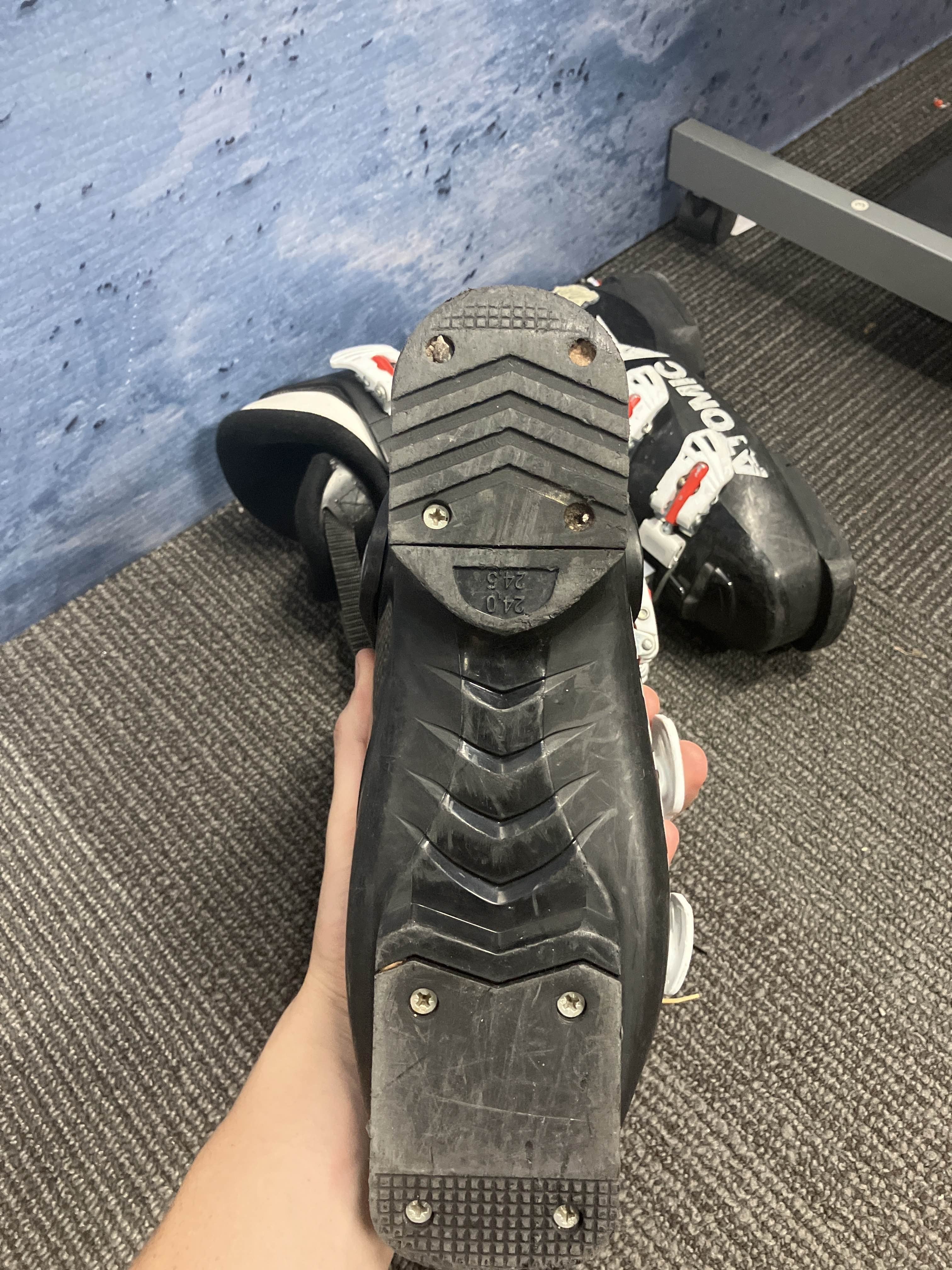 USED Atomic Waymaker Jr 4 24.0 Ski Boot