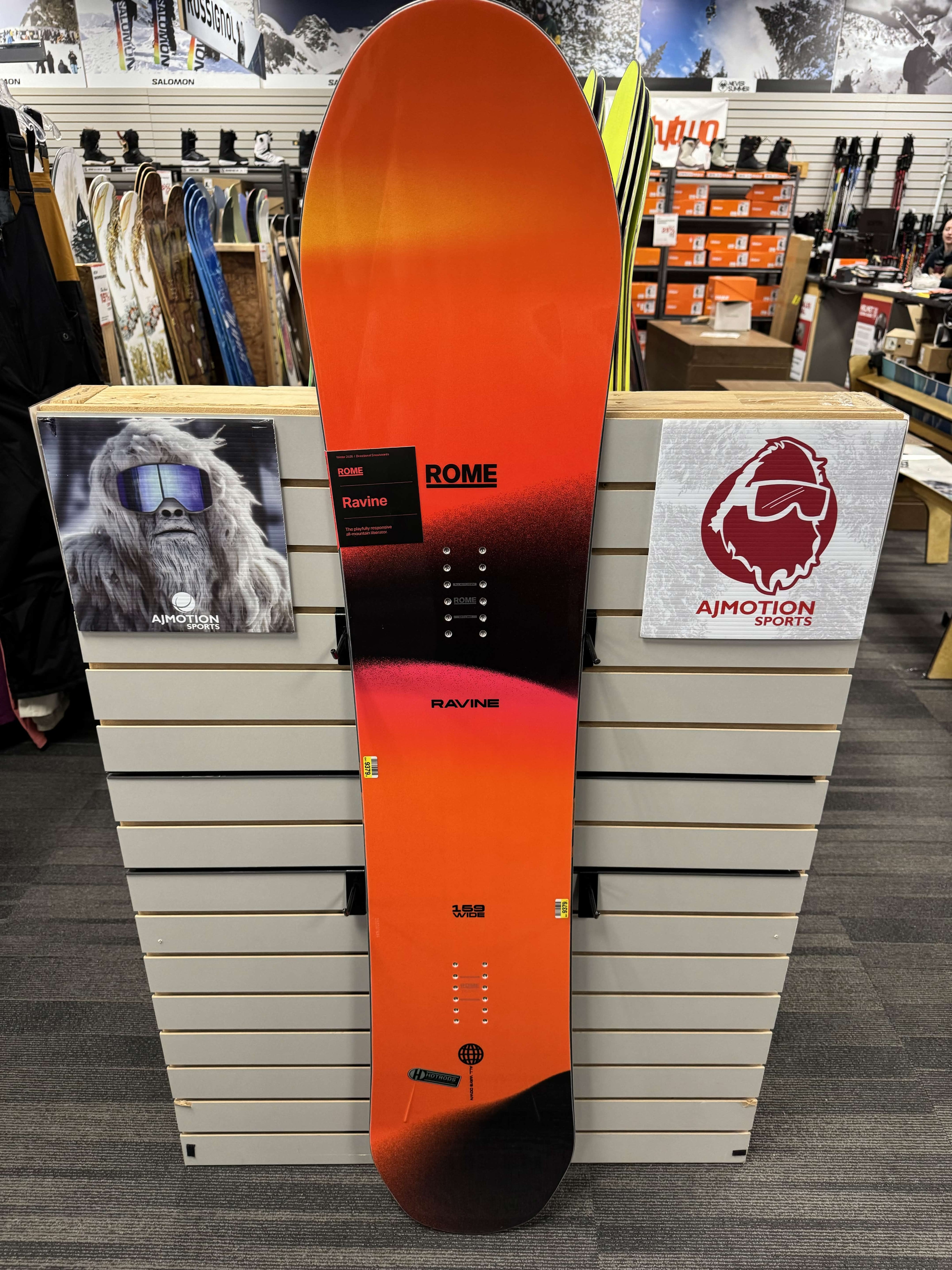 Rome Ravine 159cm Wide Snowboard - Lightly Used (2026)