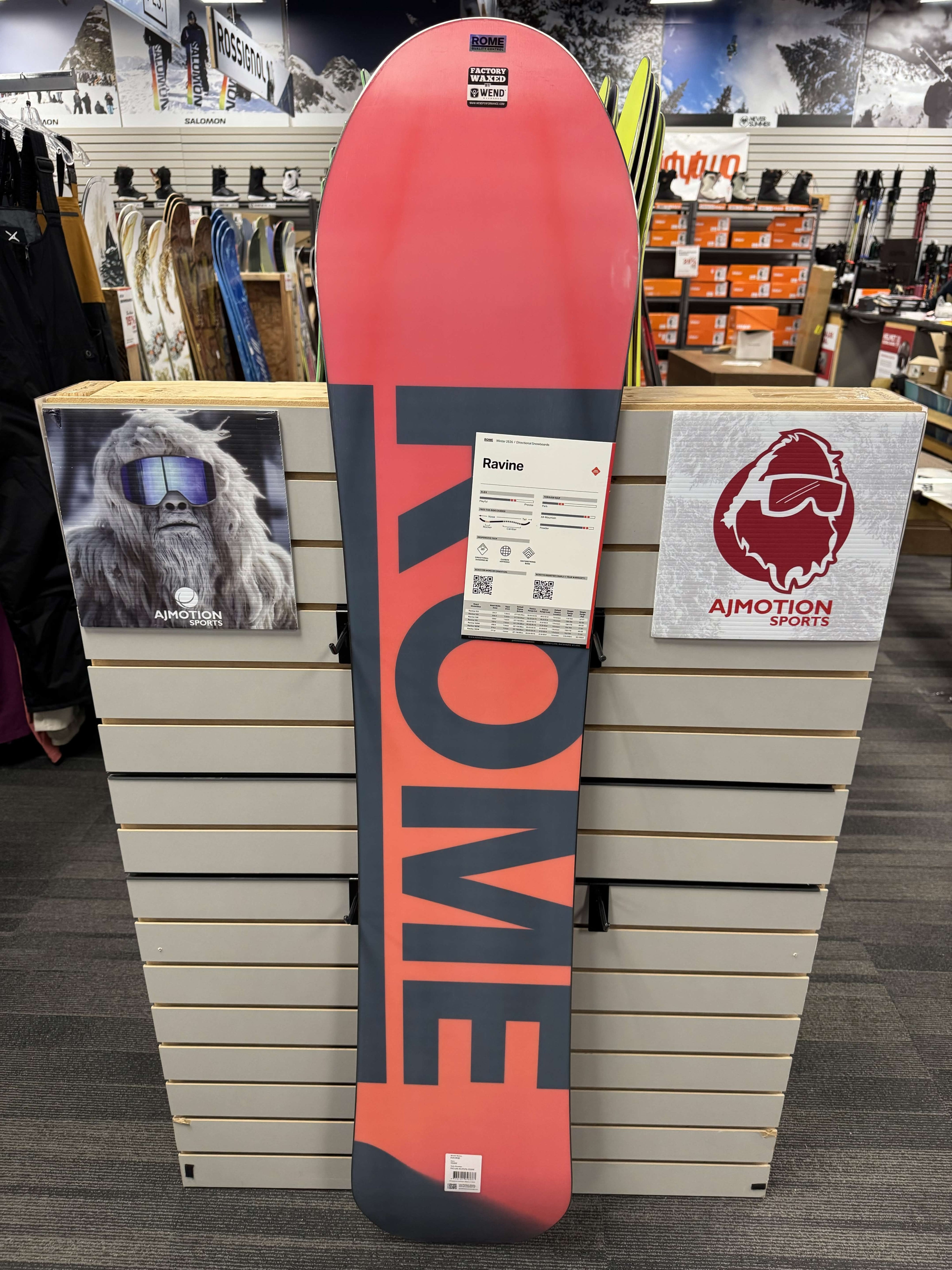 Rome Ravine 159cm Wide Snowboard - Lightly Used (2026)