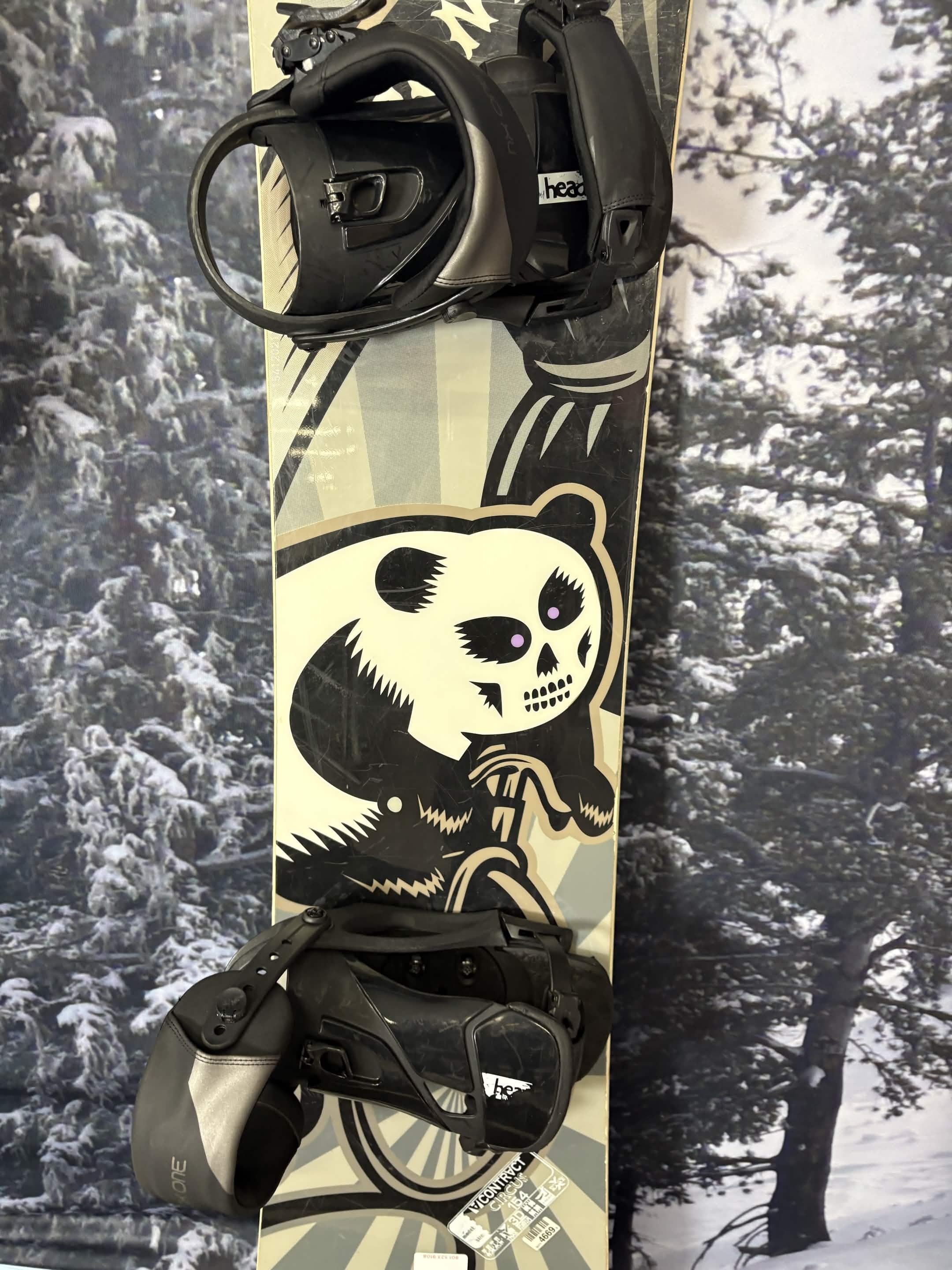 Contract Circus 154cm Snowboard - Used
