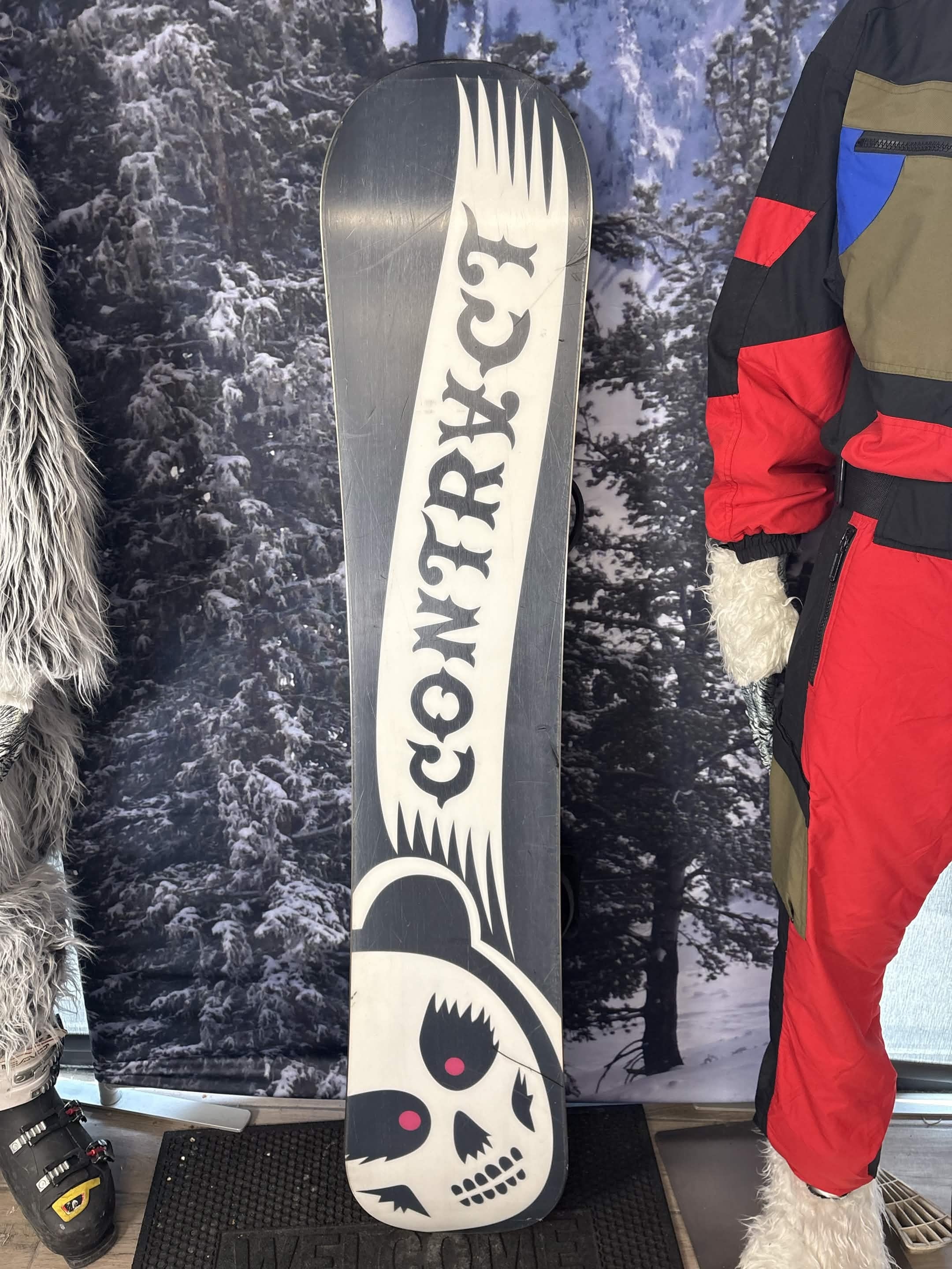 Contract Circus 154cm Snowboard - Used