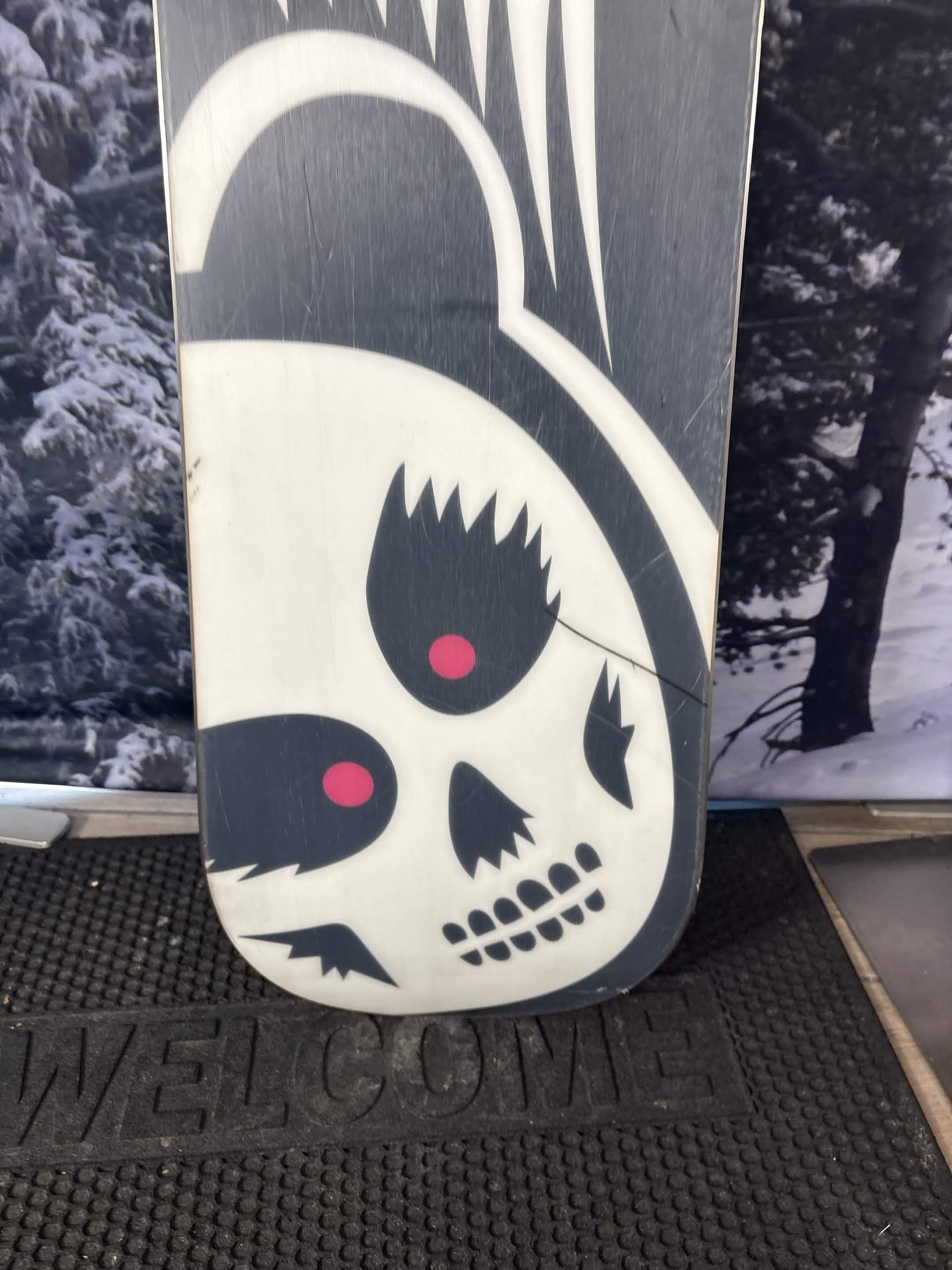 Contract Circus 154cm Snowboard - Used