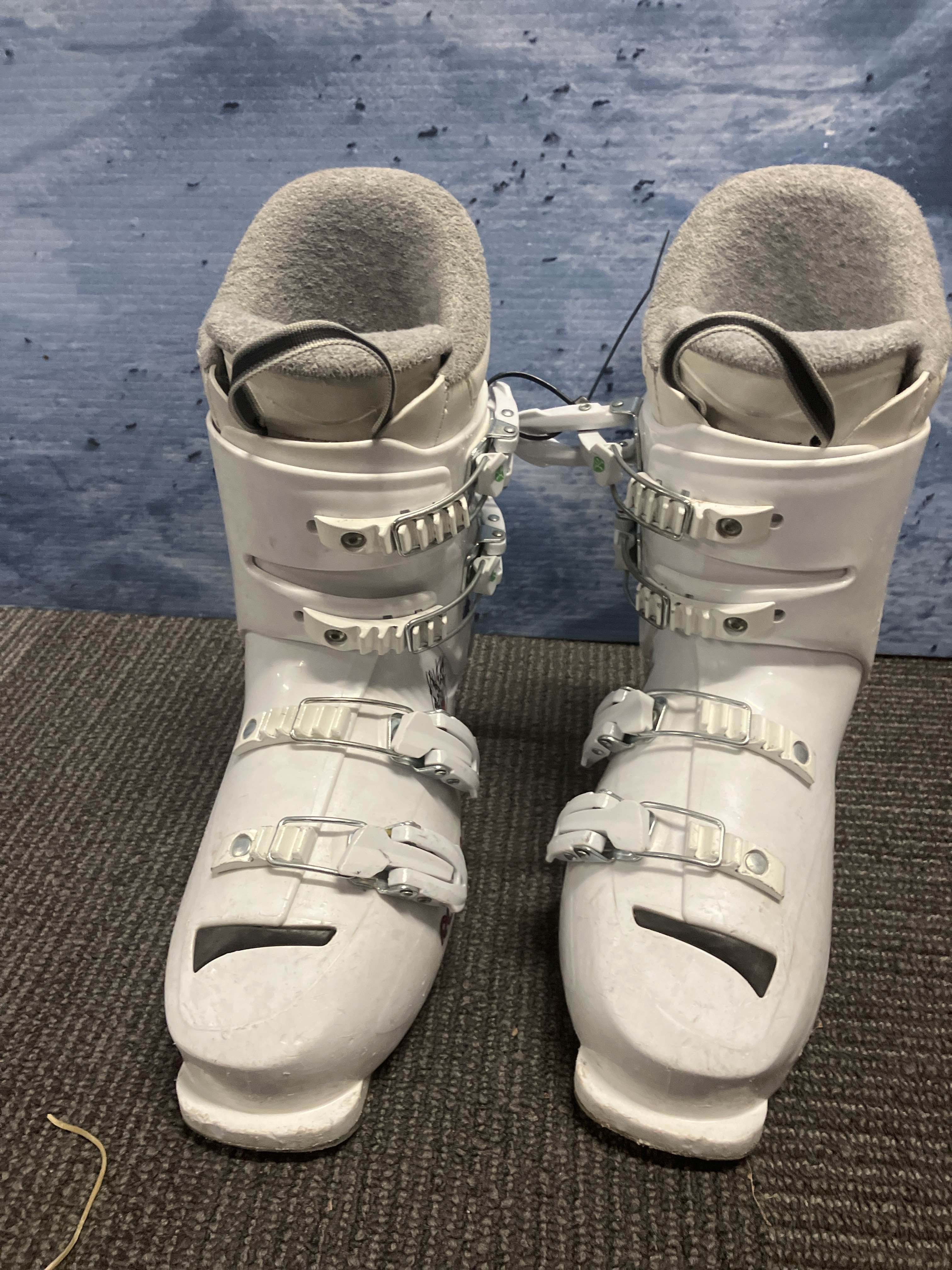 USED Rossignol Fun Girl 24.5 Ski Boot