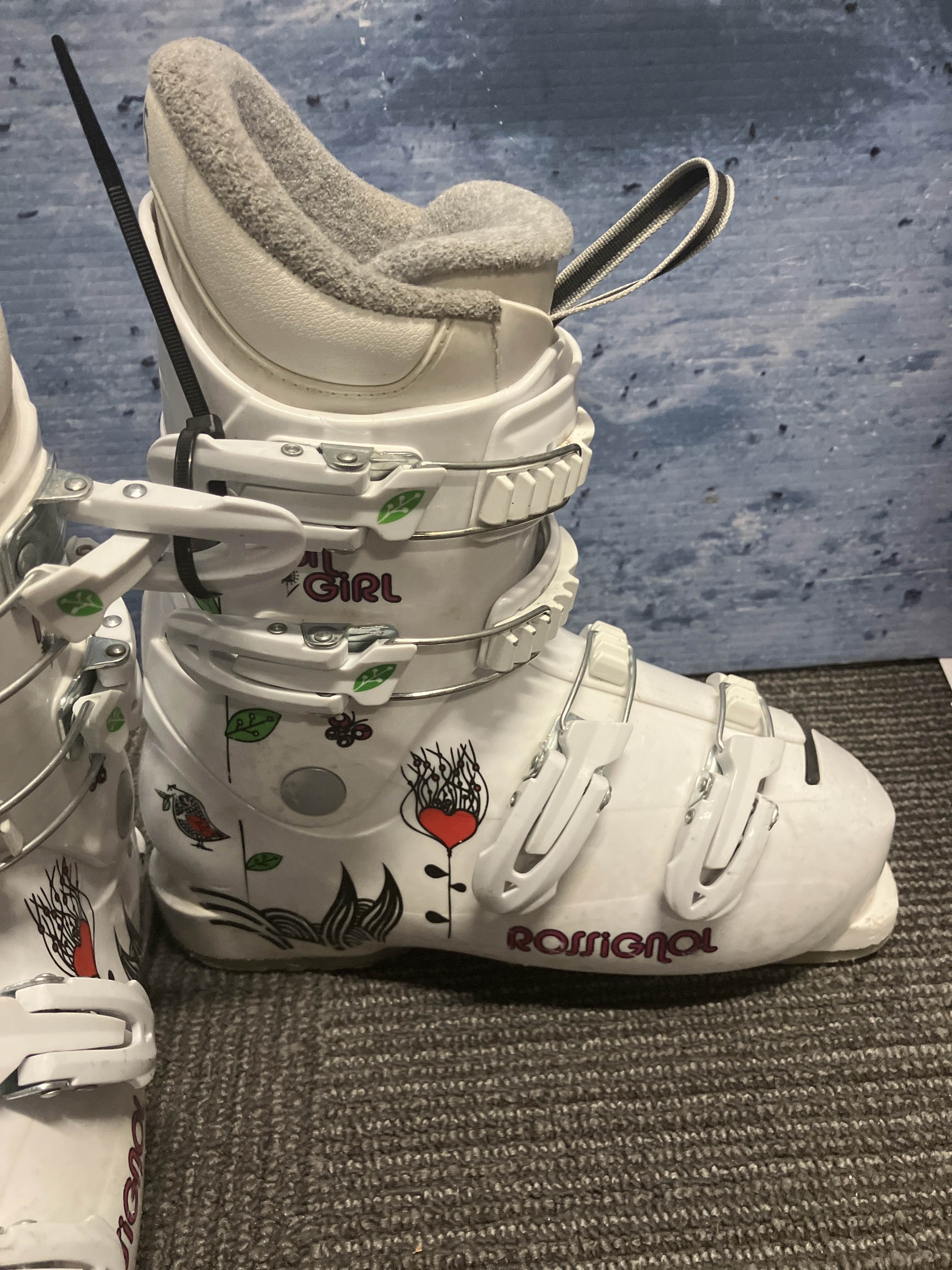 USED Rossignol Fun Girl 24.5 Ski Boot