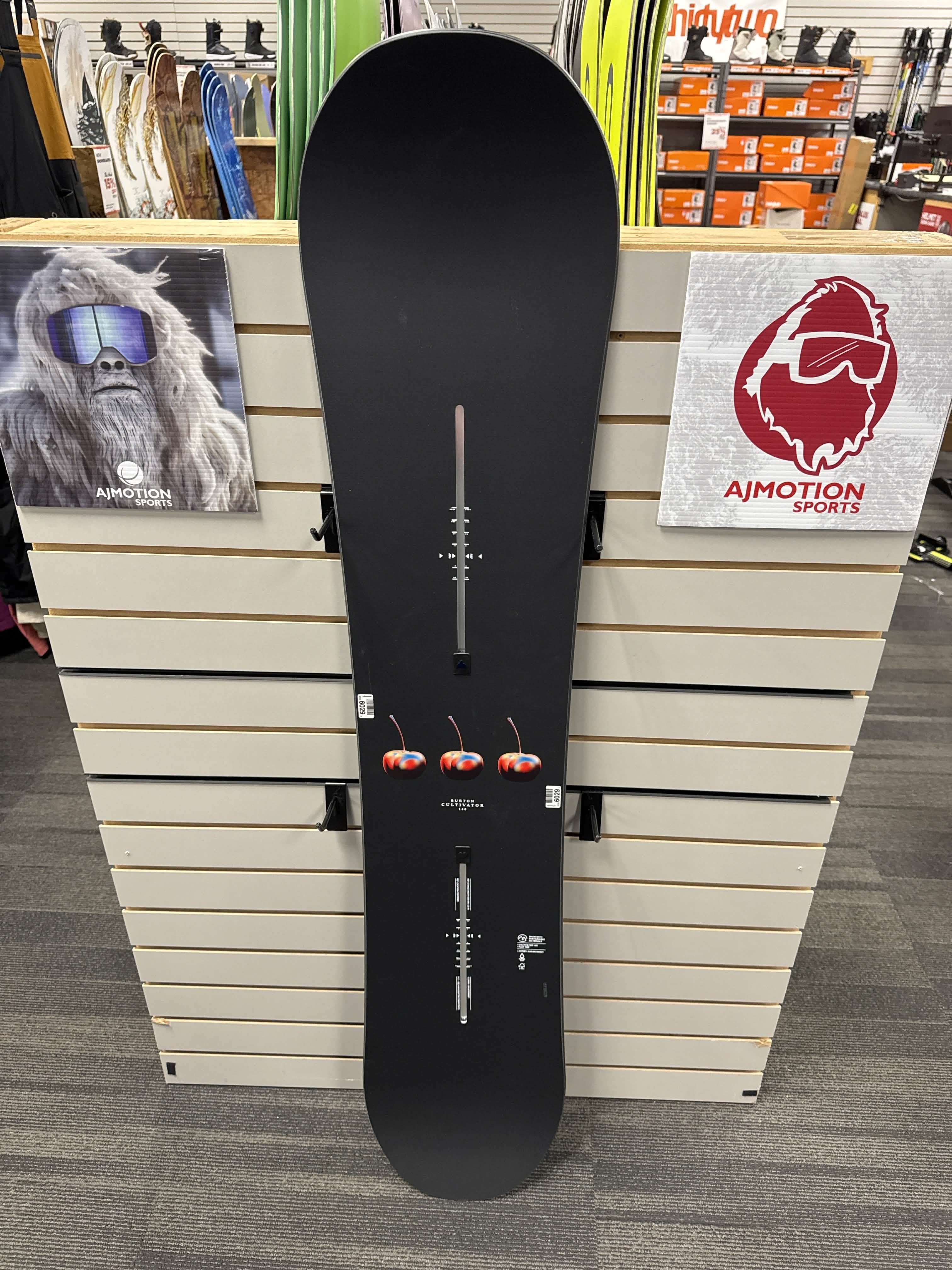 Burton Cultivator: Chain Link 140cm Snowboard - Used (2026)