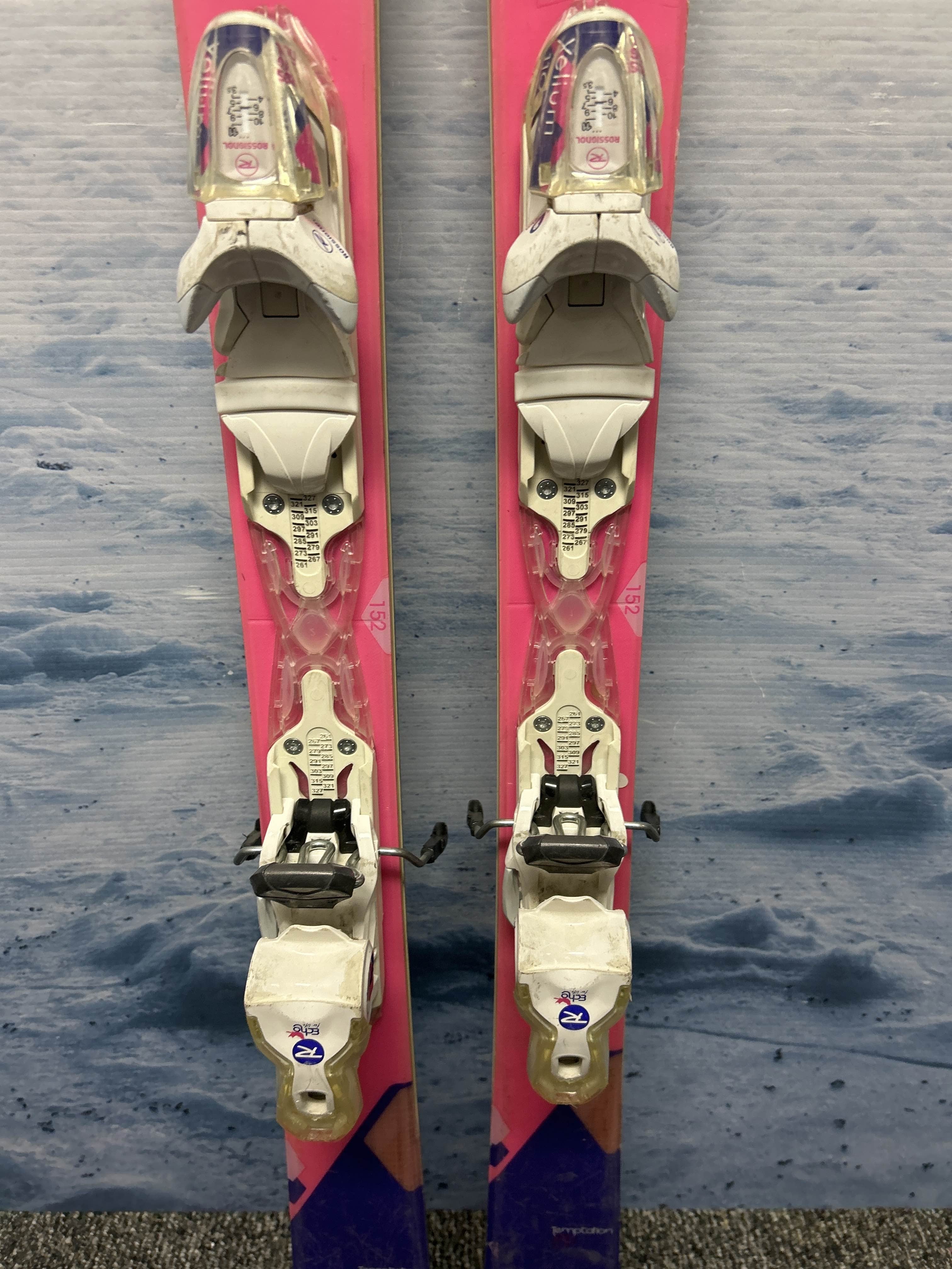 Used Rossignol Temptation 80 152cm Skis w/ Rossignol Xellium 110 Demo Binding