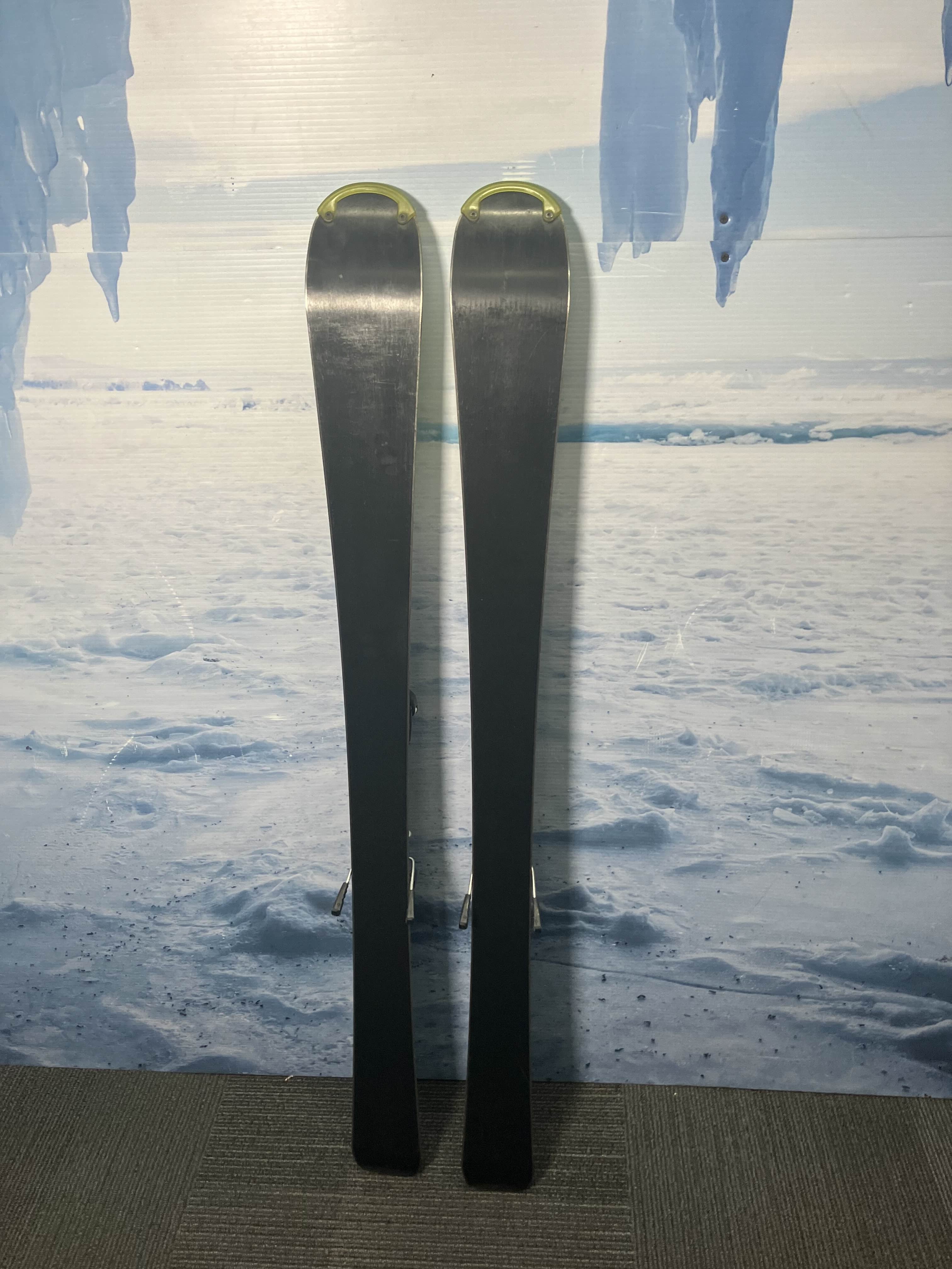 Used Elan Exar Youth Ski w/ Tyrolia Esp 4.5 Demo Bindings - 130CM